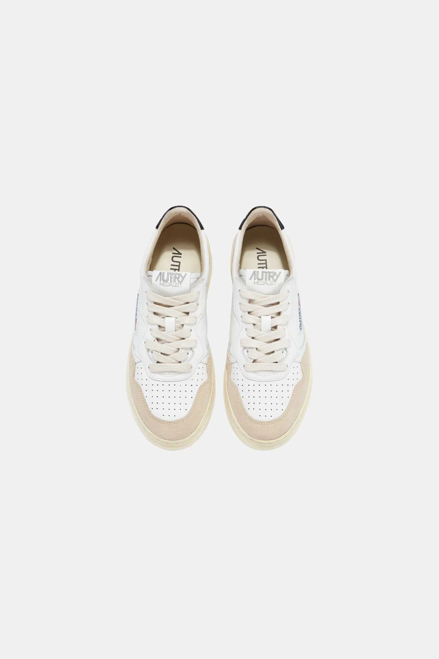 AUTRY: MEDALIST LOW PINK/BLACK sold by Edmmond Studios product image thumbnail 2