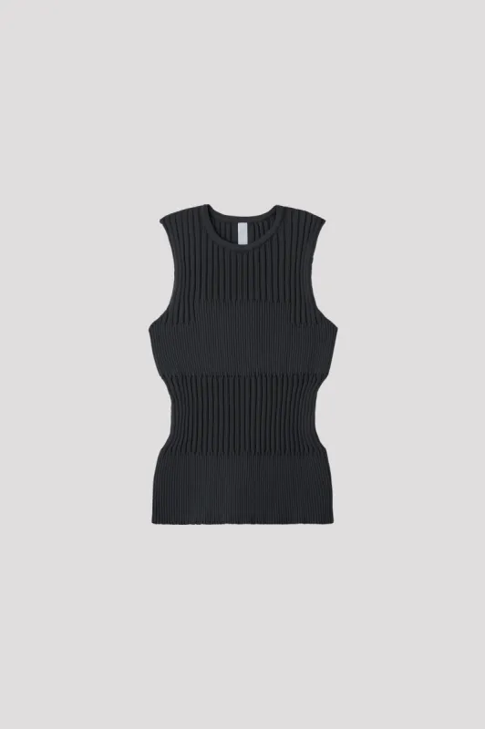 FLUTED SLEEVELESS TOP made by CFCL Womens
