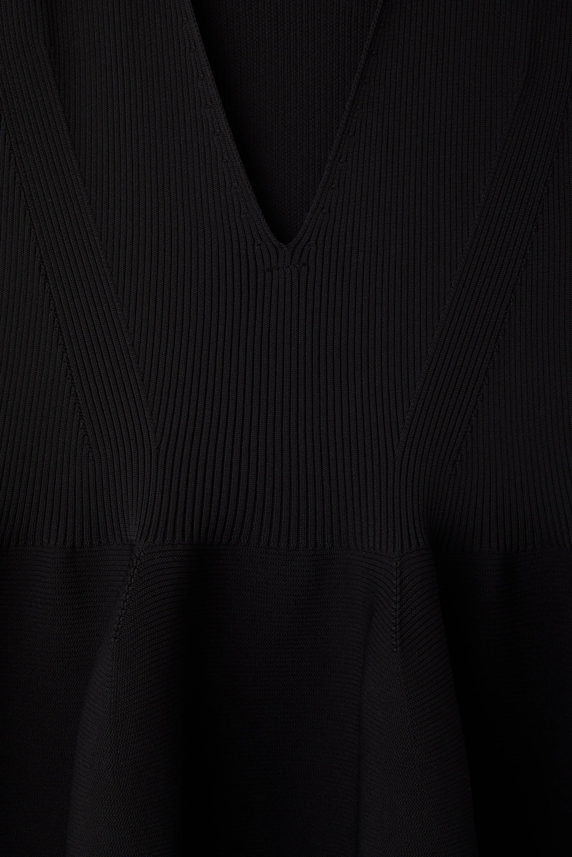 POTTERY V-NECK SLEEVELESS DRESS sold by CFCL Womens product image thumbnail 3