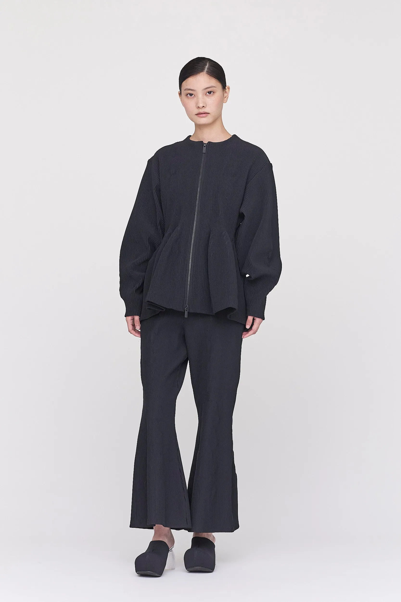 【VOL.11 1st delivery】HYPHA PEPLUM ZIP BLOUSON sold by CFCL Womens product image thumbnail 2