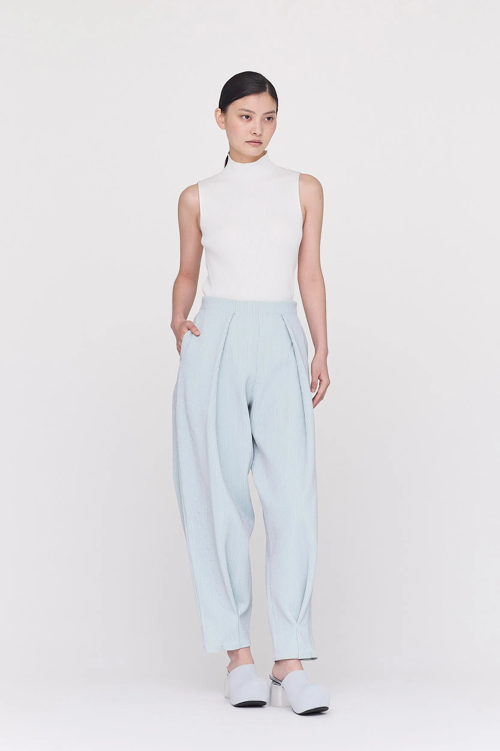 【VOL.11 1st delivery】SOFT HYPHA GLITTER TUCKED PANTS sold by CFCL Womens product image thumbnail 2