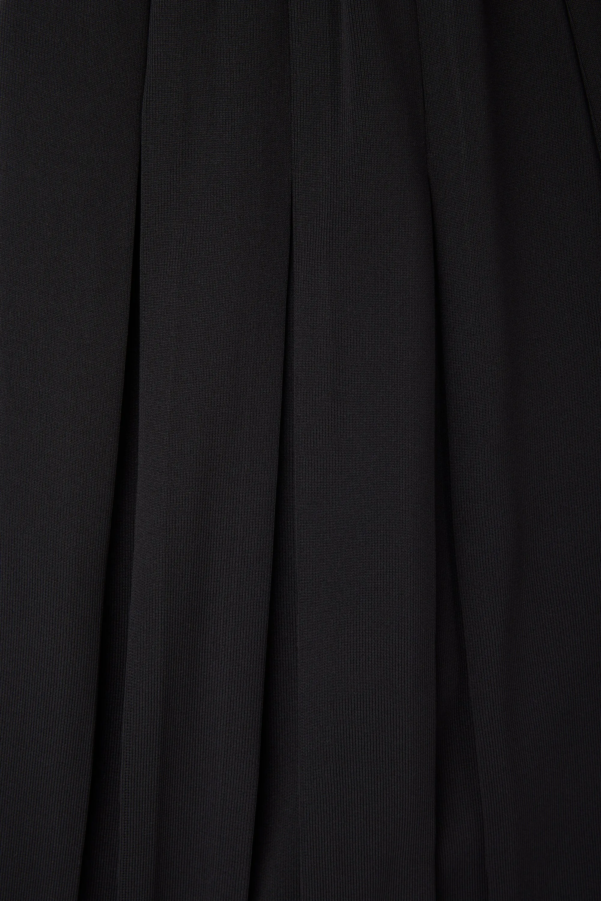 【2027年1月上旬頃配送】WEDGED HALF PANTS sold by CFCL Womens product image thumbnail 4