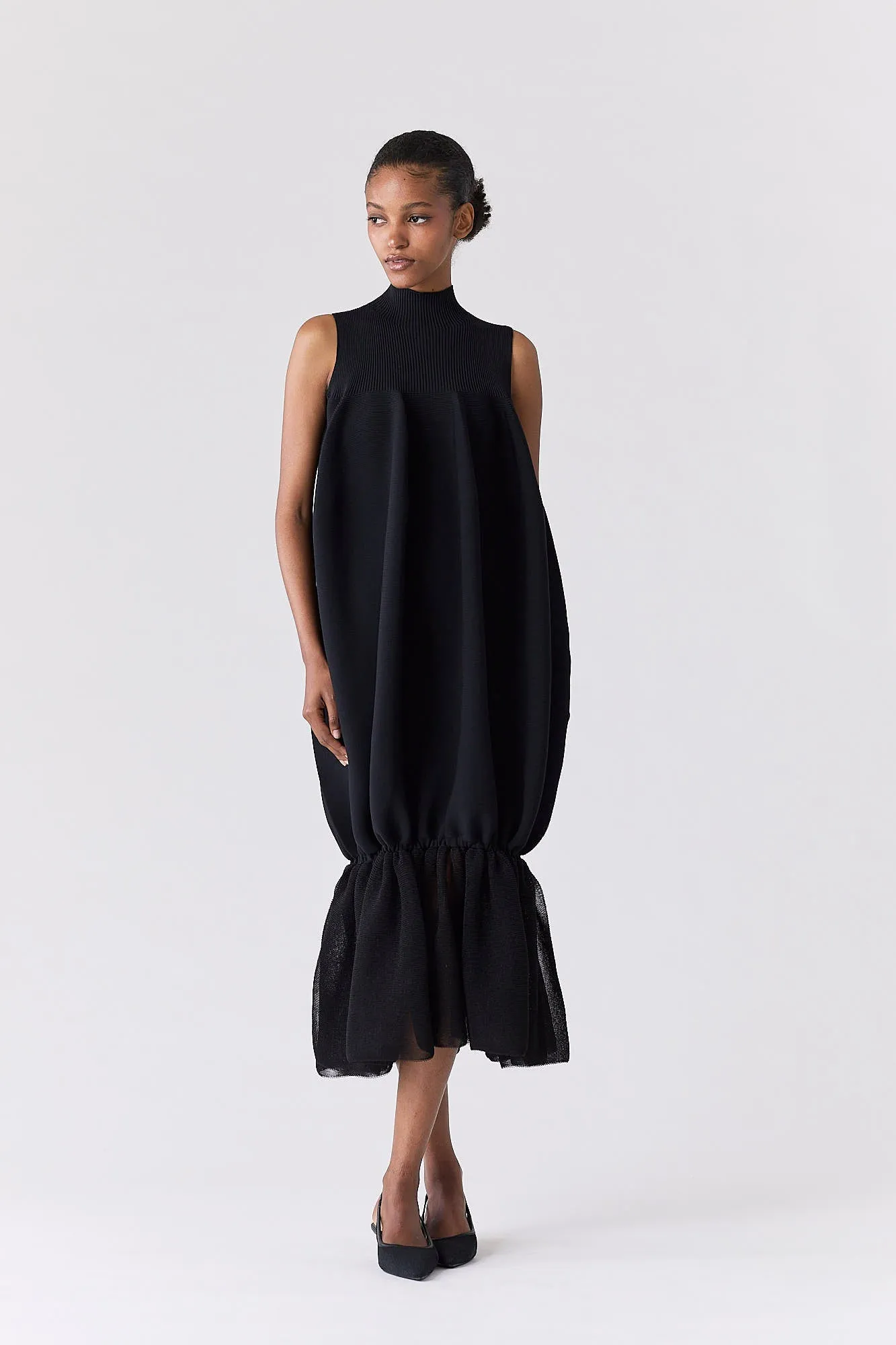 【2027年4月上旬頃配送】GATHERED POTTERY LUCENT SLEEVELESS BUST FLARE DRESS sold by CFCL Womens product image thumbnail 4
