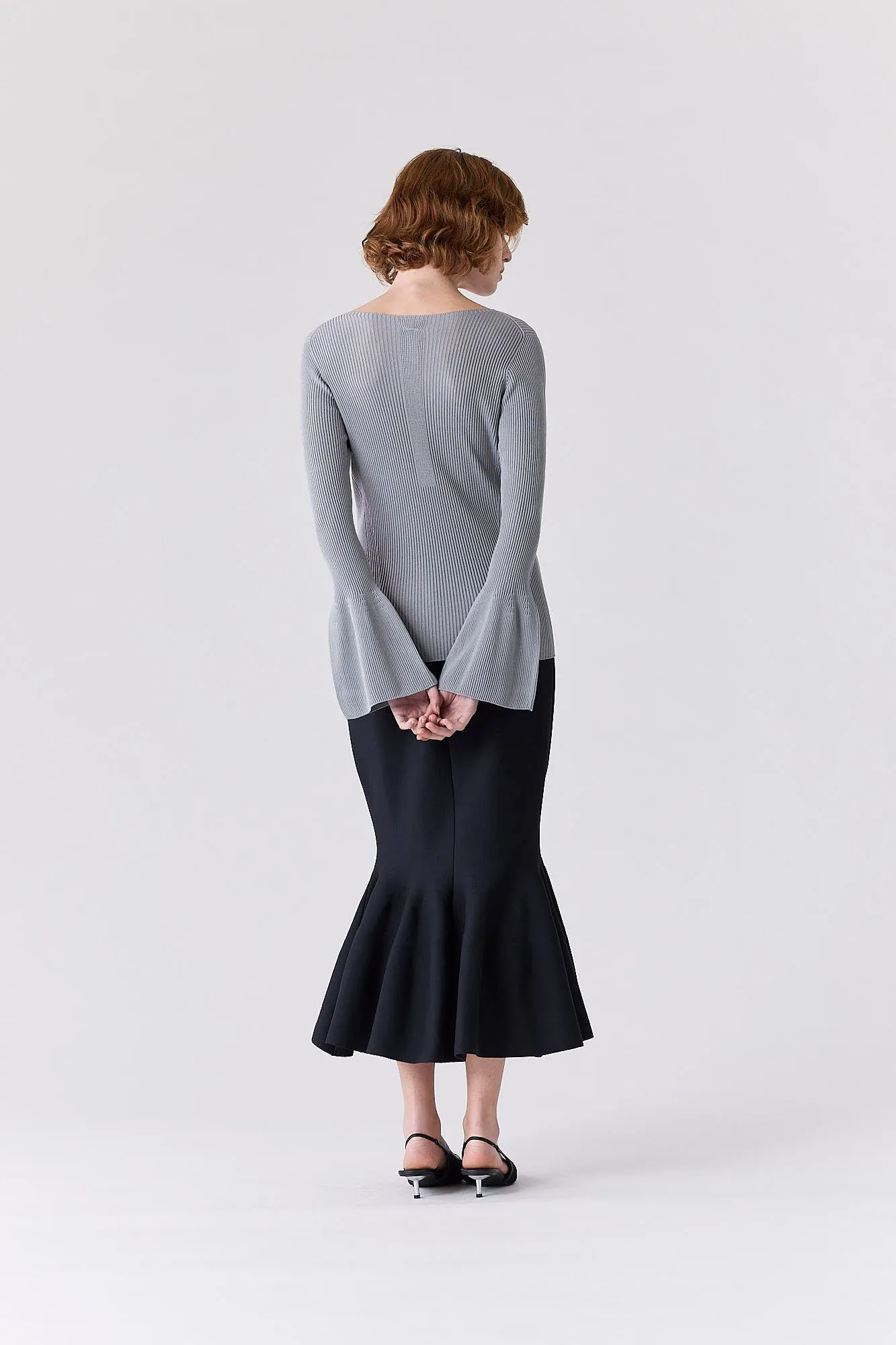 【2027年1月上旬頃配送】SOFT PORTRAIT LONG BELL SLEEVE TOP sold by CFCL Womens product image thumbnail 4