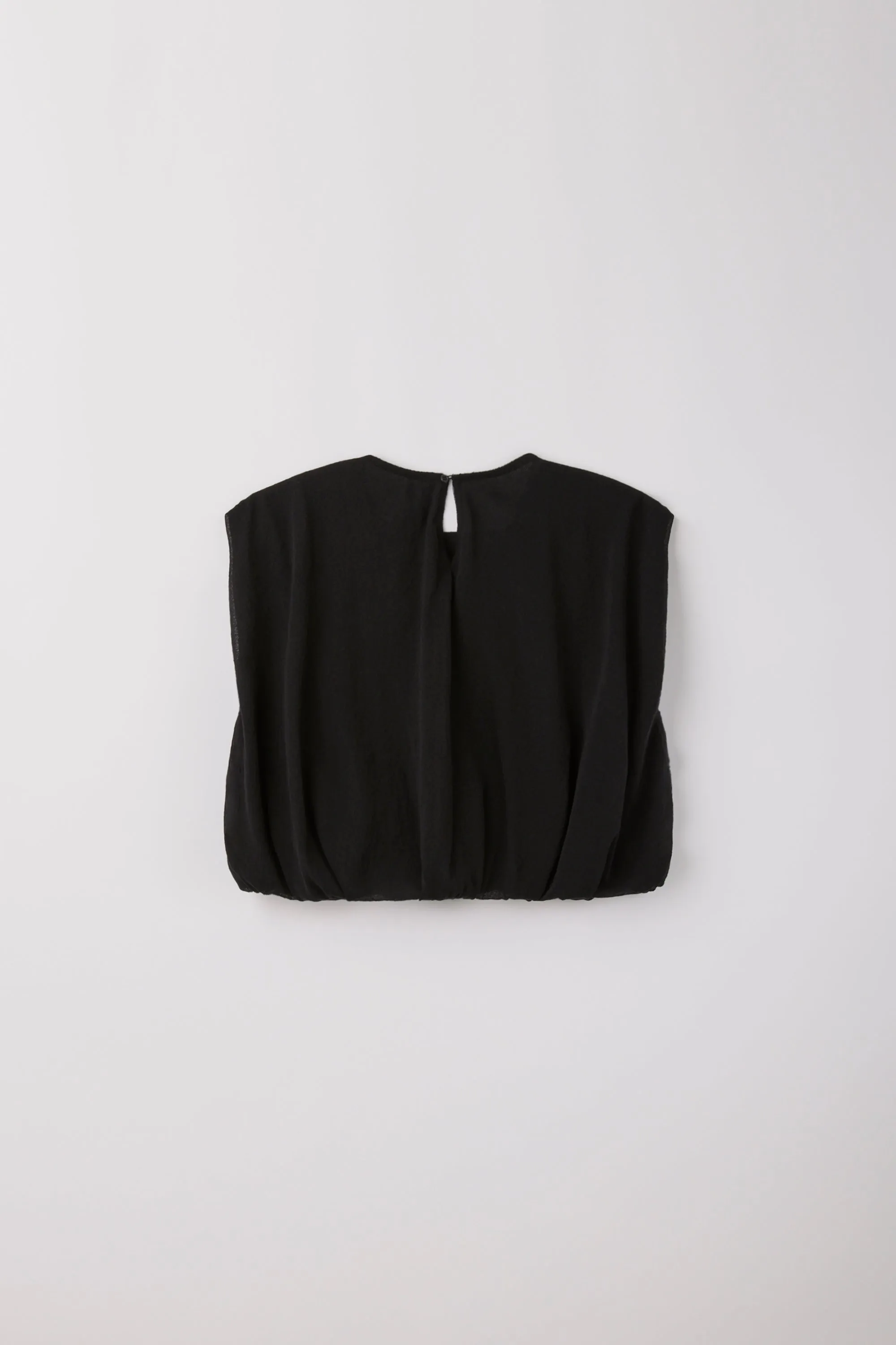 【2027年3月上旬頃配送】OVERWRAPPED TC LUCENT CROPPED SLEEVELESS TOP sold by CFCL Womens product image thumbnail 4