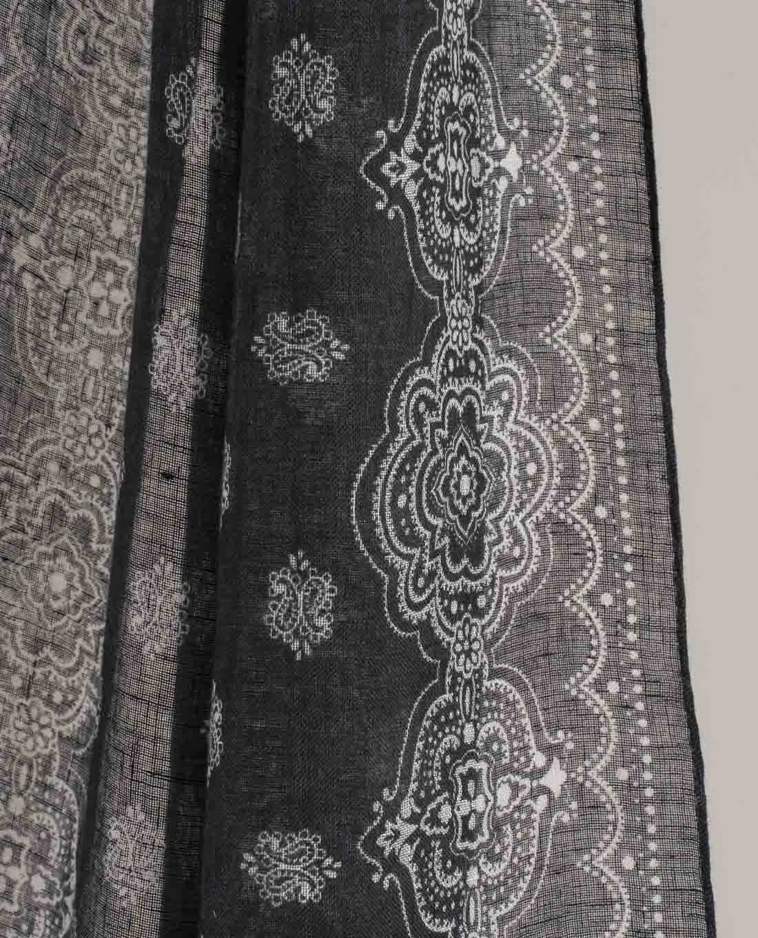 Linen Scarf - Black Classic Medallion Print sold by Paolo Albizzati product image thumbnail 2