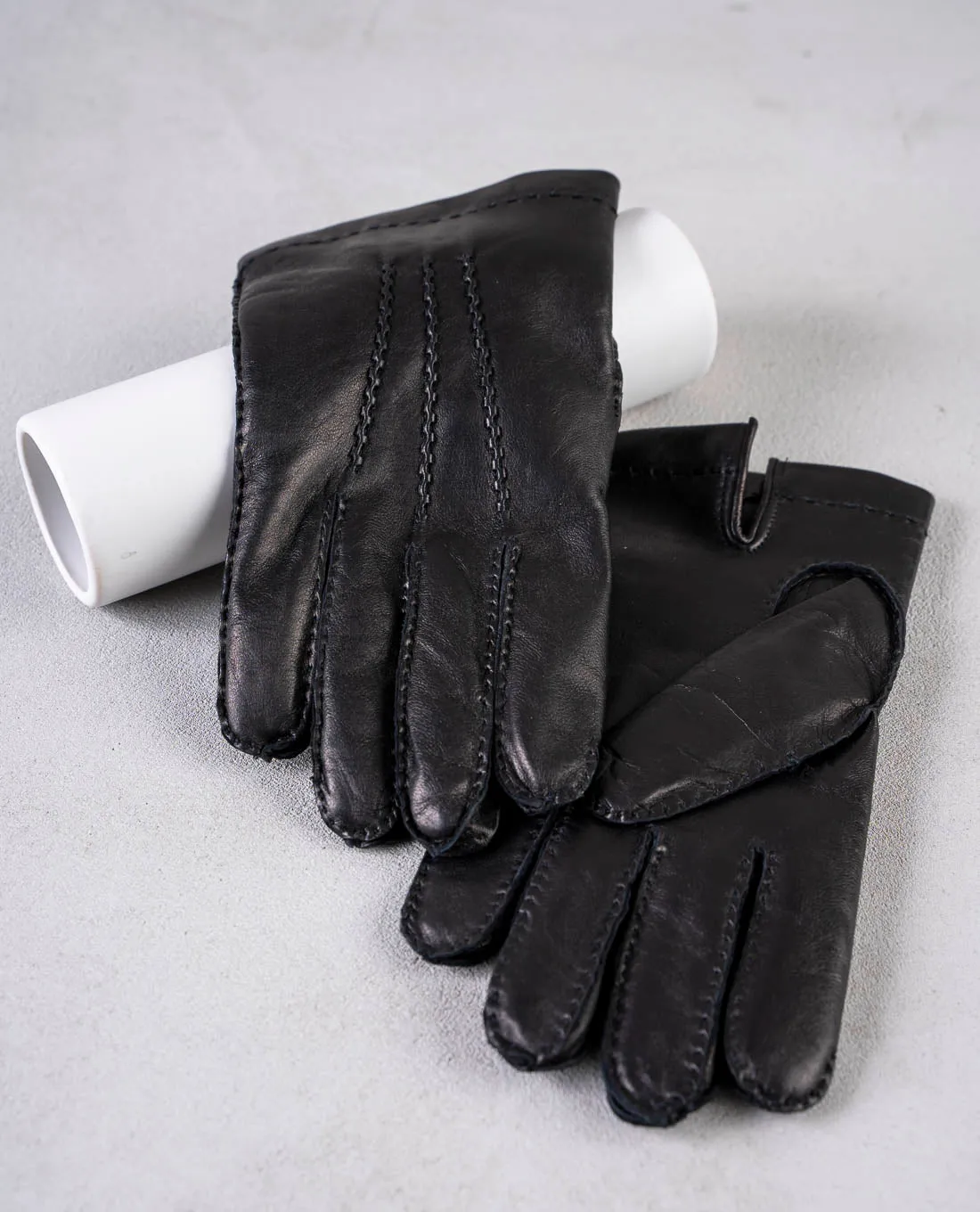 Handmade Lambskin Leather Gloves with Cashmere Lining - Black sold by Paolo Albizzati product image thumbnail 4