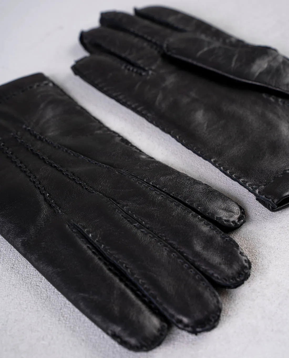 Handmade Lambskin Leather Gloves with Cashmere Lining - Black sold by Paolo Albizzati product image thumbnail 3
