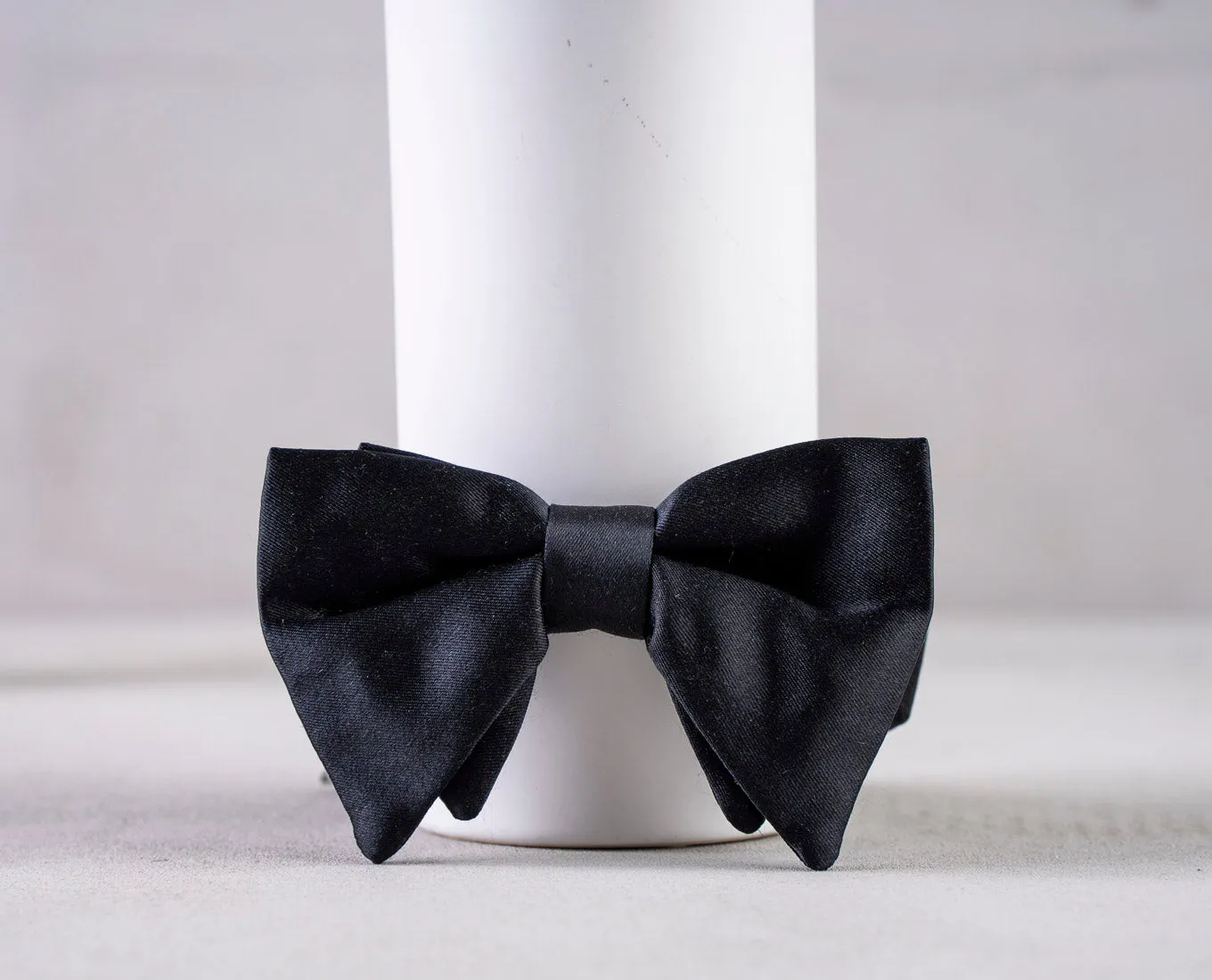 Large 8 cm Pre-Tied Bow Tie - Black Silk Satin sold by Paolo Albizzati product image thumbnail 2