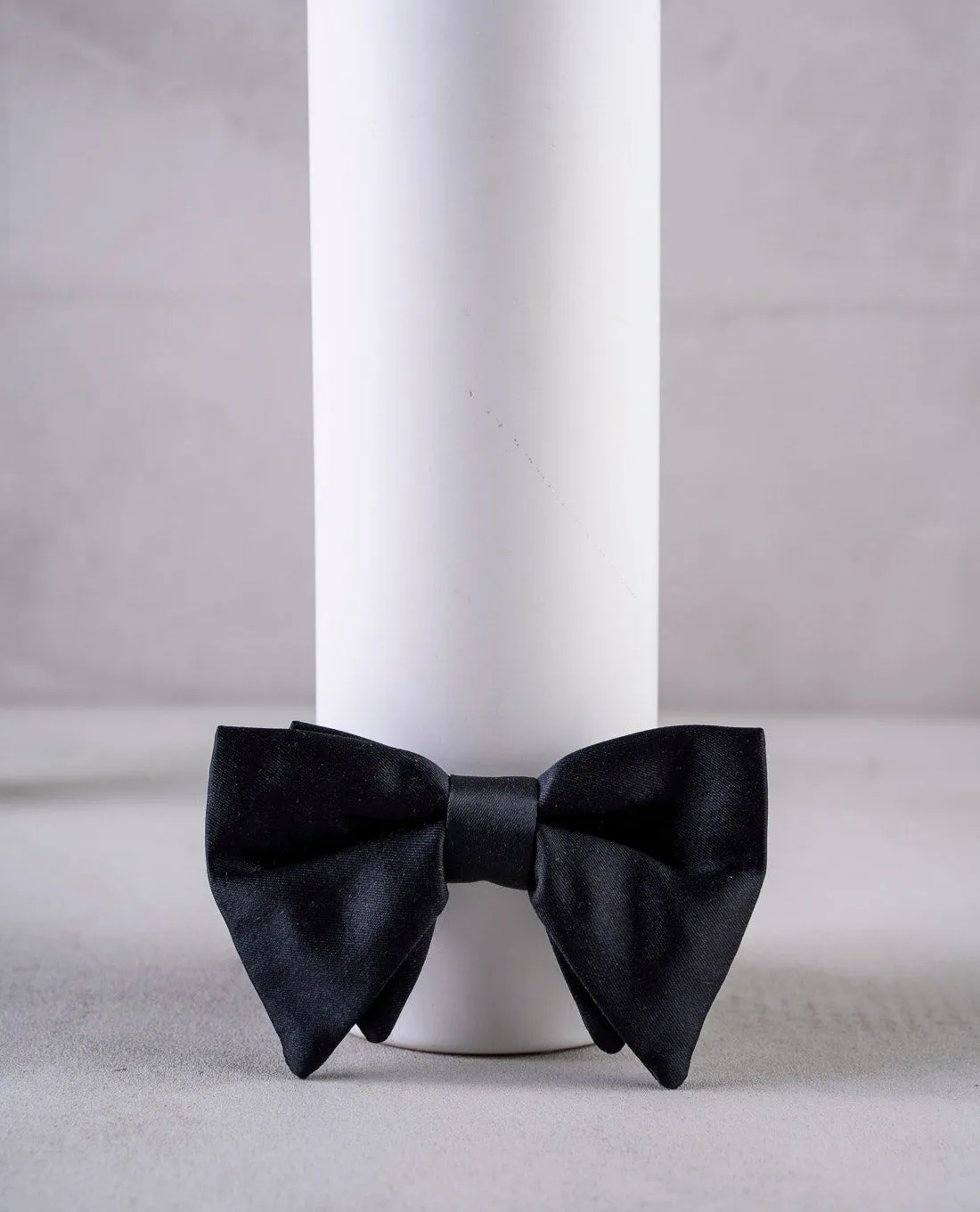 Large 8 cm Pre-Tied Bow Tie - Black Silk Satin sold by Paolo Albizzati