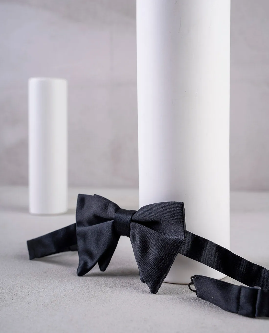 Large 8 cm Pre-Tied Bow Tie - Black Silk Satin sold by Paolo Albizzati product image thumbnail 3