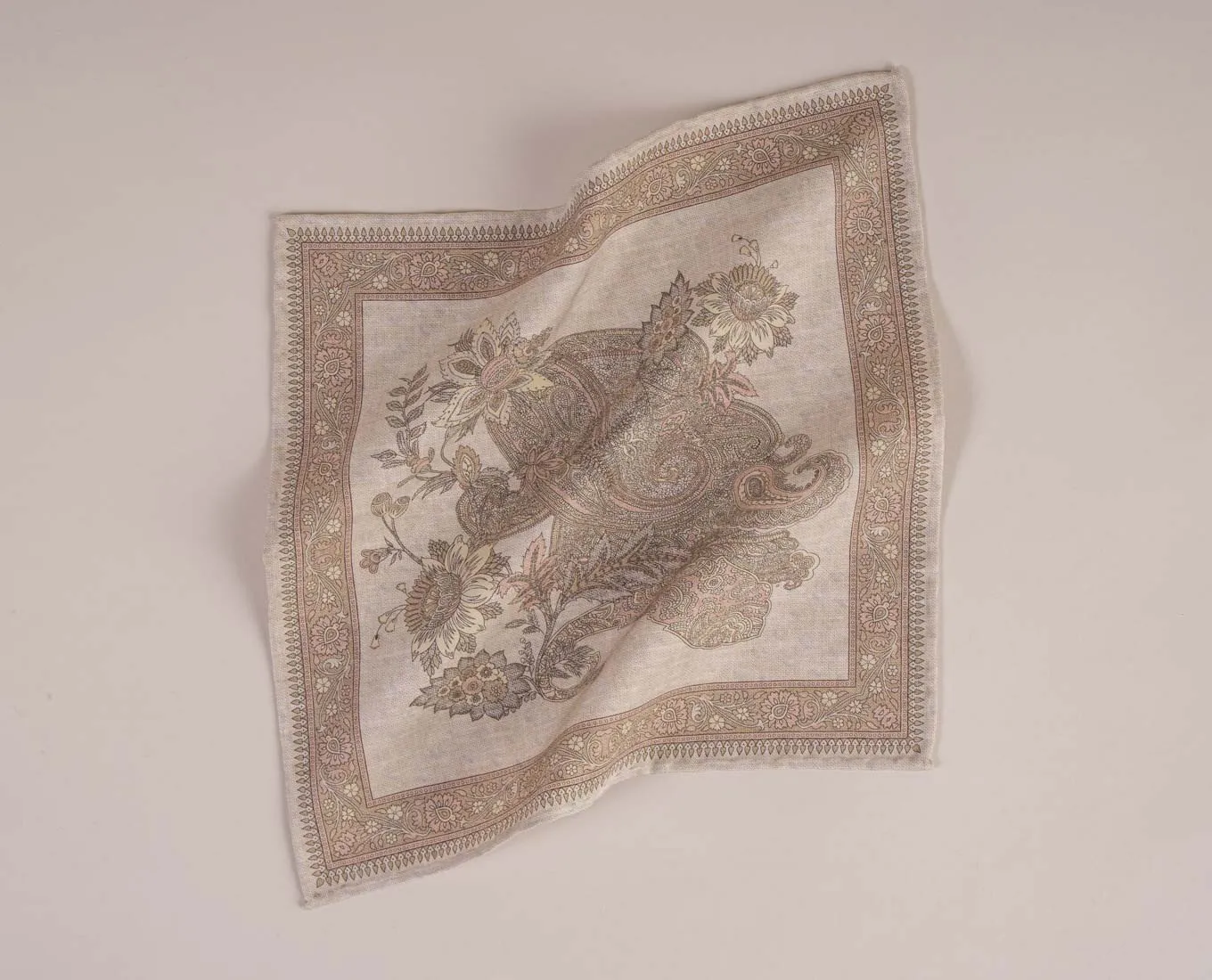 Reversible Silk Cotton Pocket Square - Off-White Foulard Print sold by Paolo Albizzati product image thumbnail 3