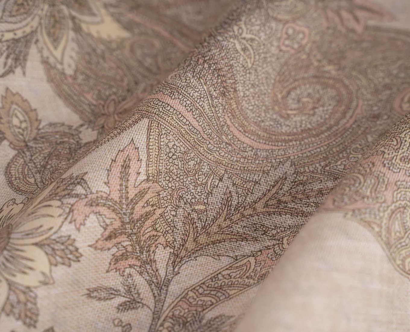 Reversible Silk Cotton Pocket Square - Off-White Foulard Print sold by Paolo Albizzati product image thumbnail 4