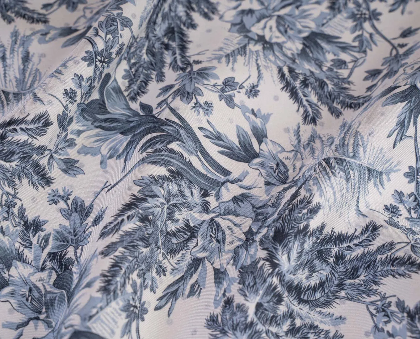 Reversible Silk Cotton Pocket Square - Navy Blue and White Floral Print sold by Paolo Albizzati product image thumbnail 4