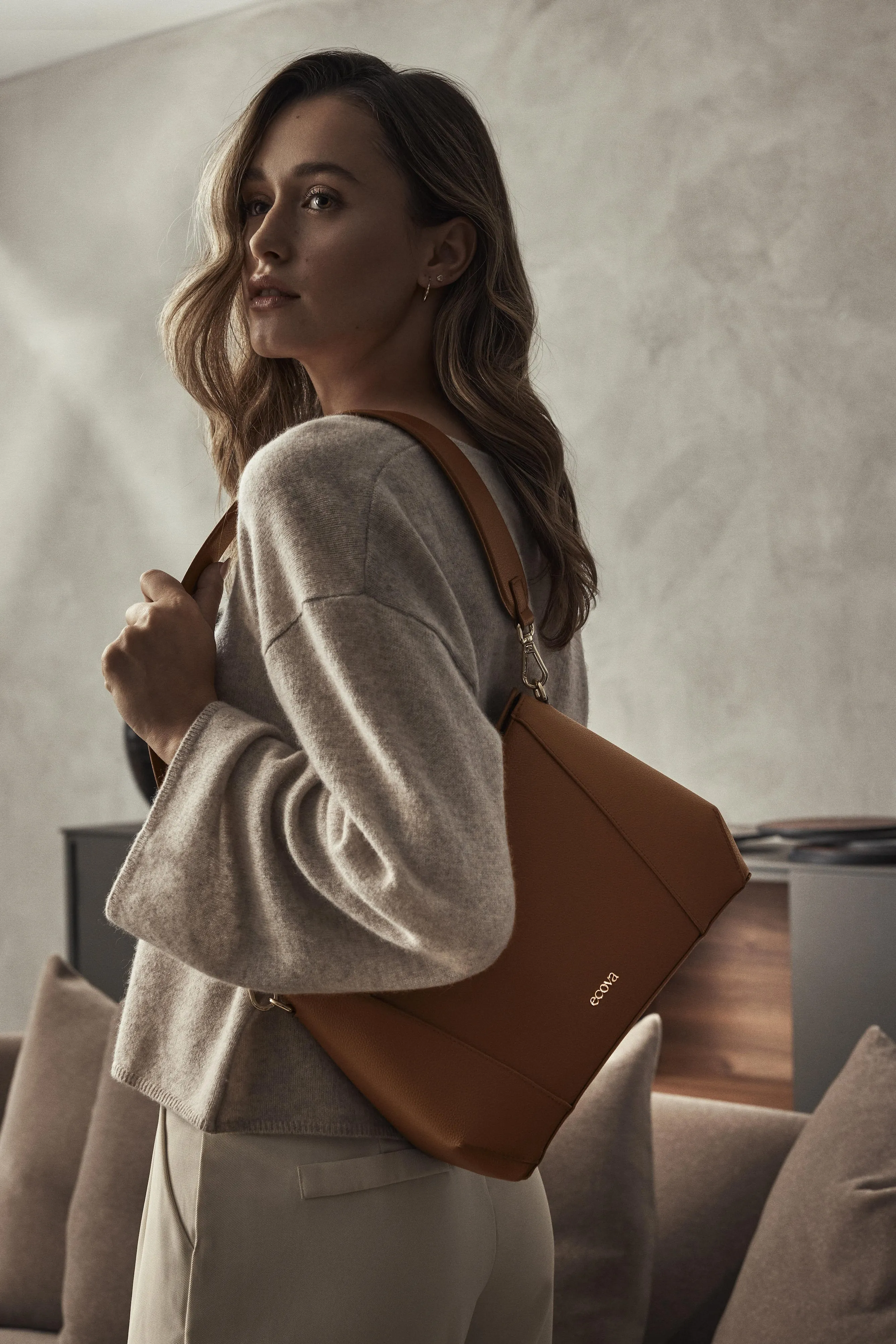 Le Classique Nº1 | Saddle Brown - Shoulder Bag sold by ALLTRUEIST KNITWEAR product image thumbnail 2