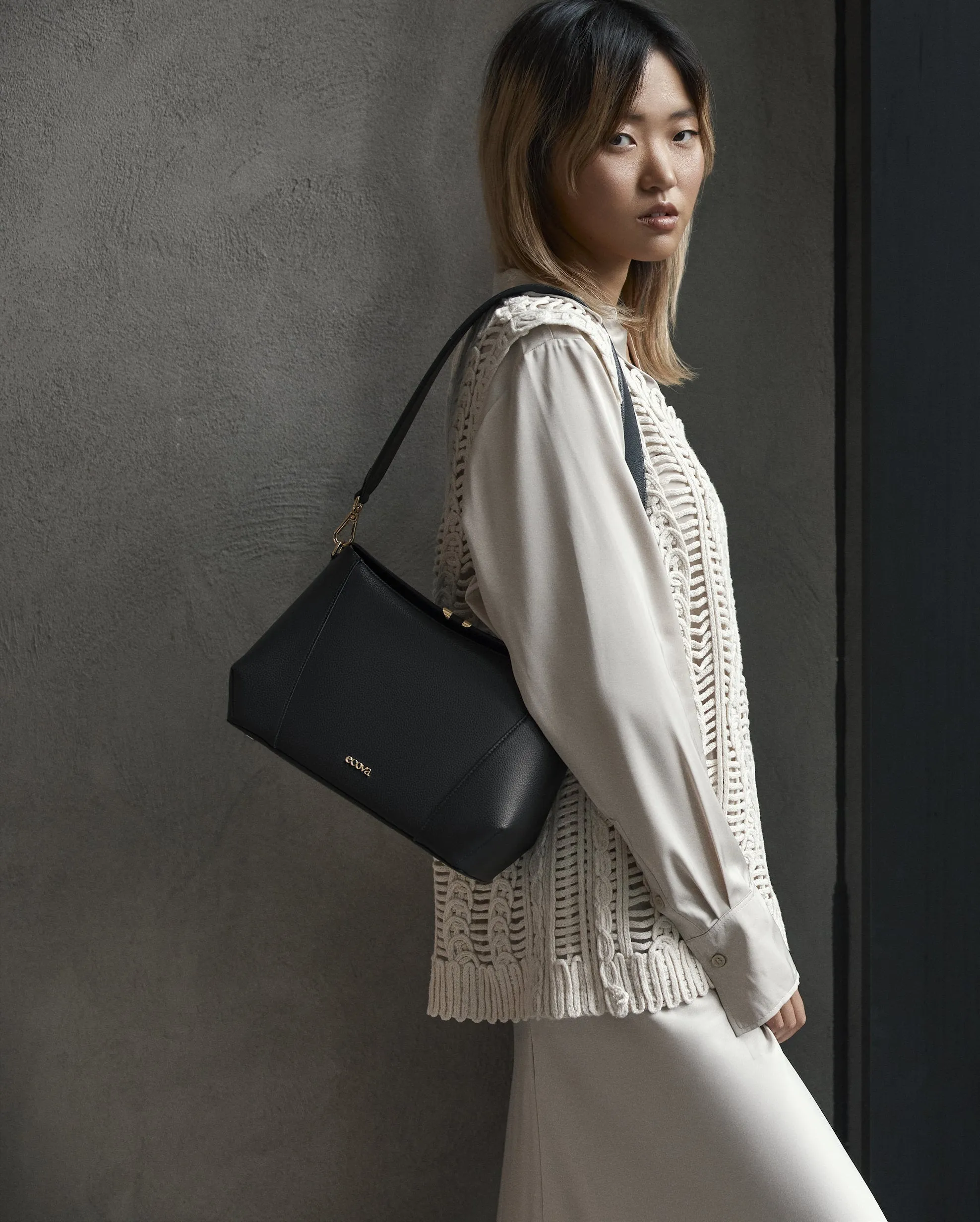Le Classique Nº1 | MIRUM® - Midnight Black - Shoulder Bag sold by ALLTRUEIST KNITWEAR product image thumbnail 4