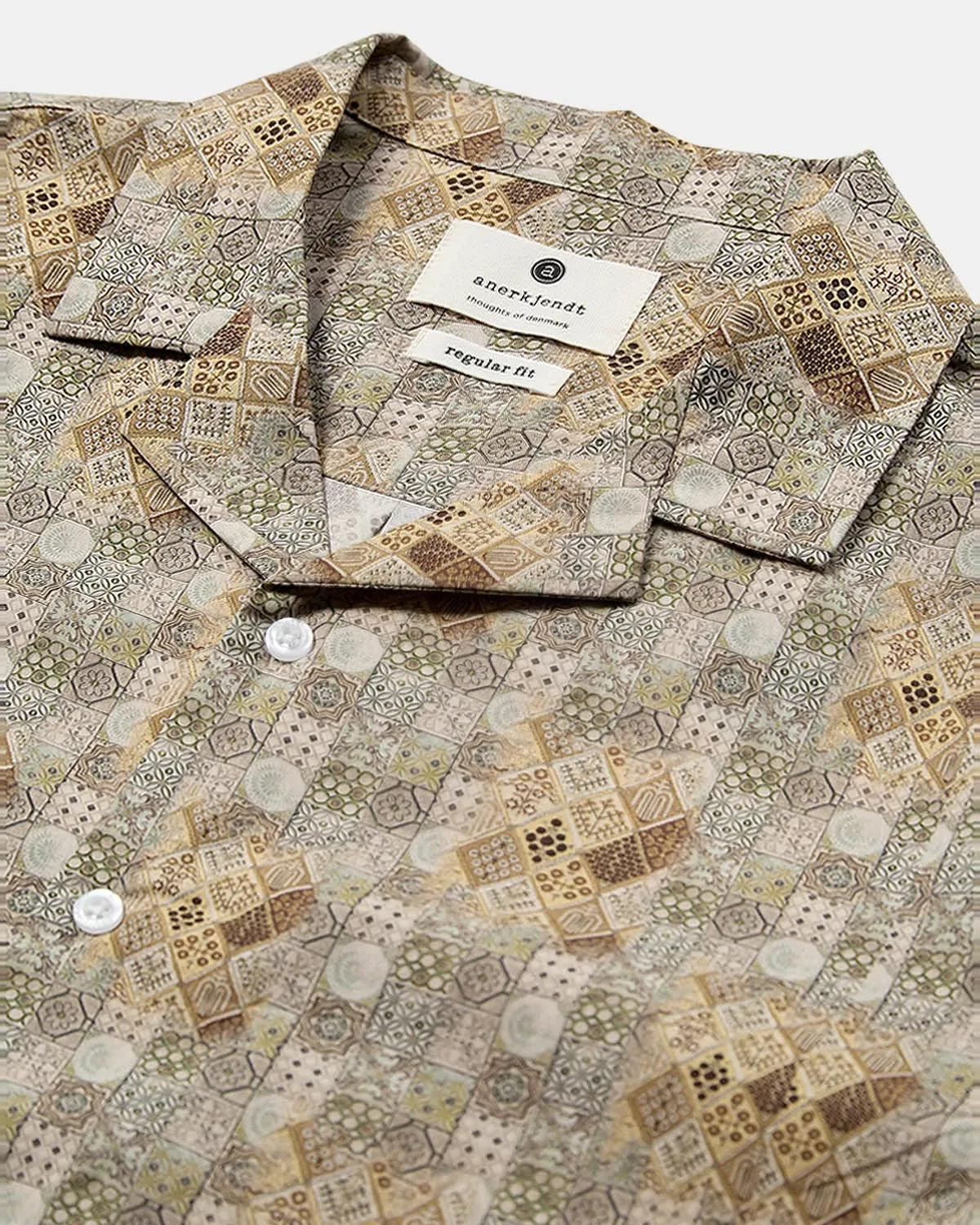 AKLEO S/S POPLIN AOP - Olivine sold by anerkjendt product image thumbnail 3