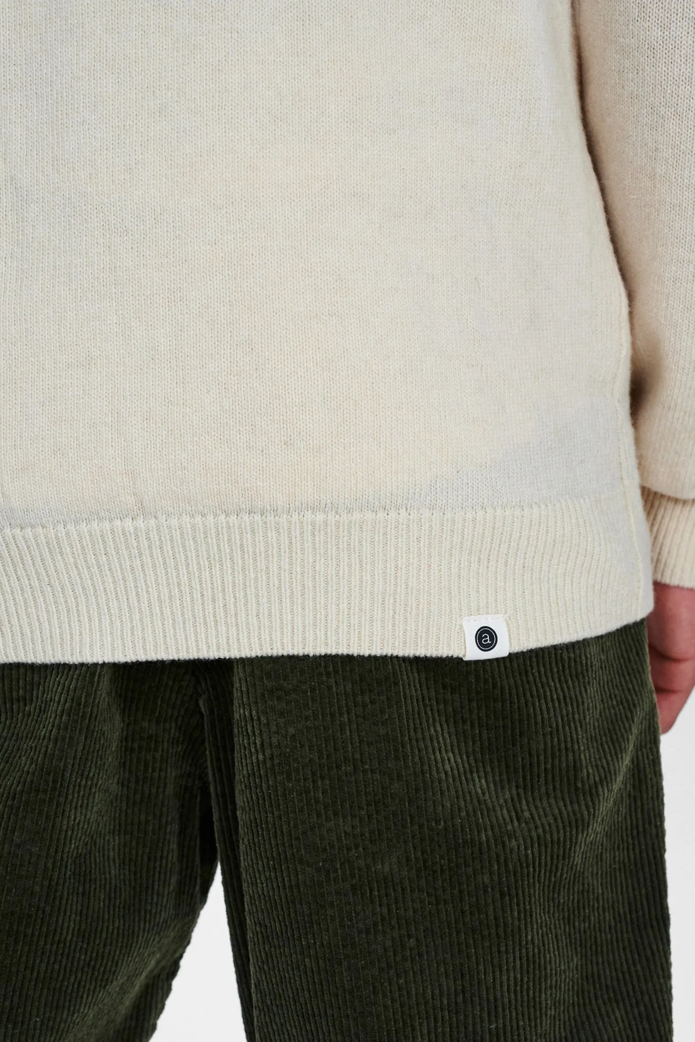 AKSVEND LAMBSWOOL CARDIGAN - Tofu sold by anerkjendt product image thumbnail 4