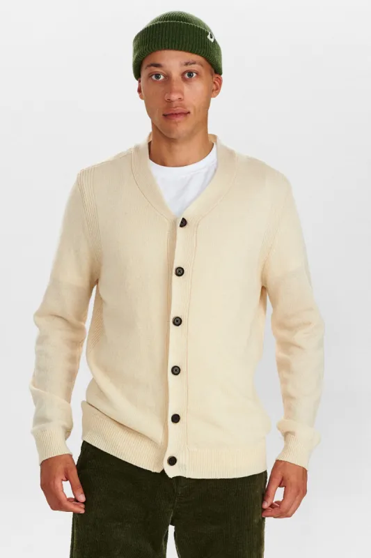 AKSVEND LAMBSWOOL CARDIGAN - Tofu sold by anerkjendt