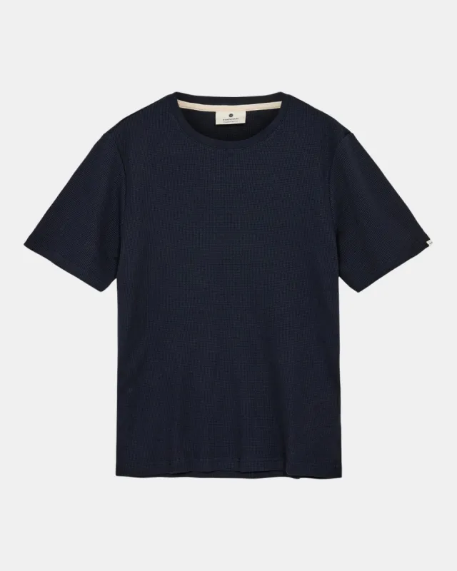 AKKIKKI S/S WAFFLE TEE - Sky Captain sold by anerkjendt