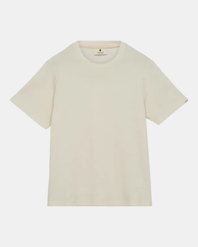AKKIKKI S/S WAFFLE TEE - Tofu sold by anerkjendt