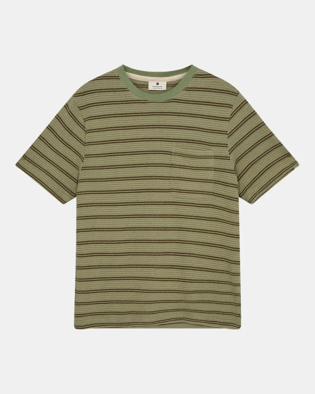 AKKIKKI JACQ STRIPE TEE - Sage sold by anerkjendt