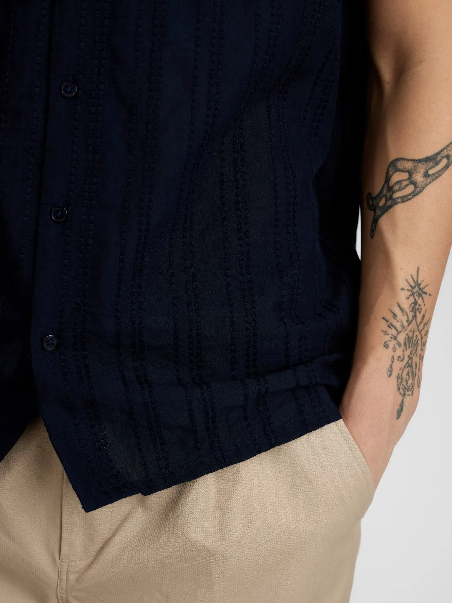 AKLEON EMB S/S SHIRT - Sky Captain sold by anerkjendt product image thumbnail 4