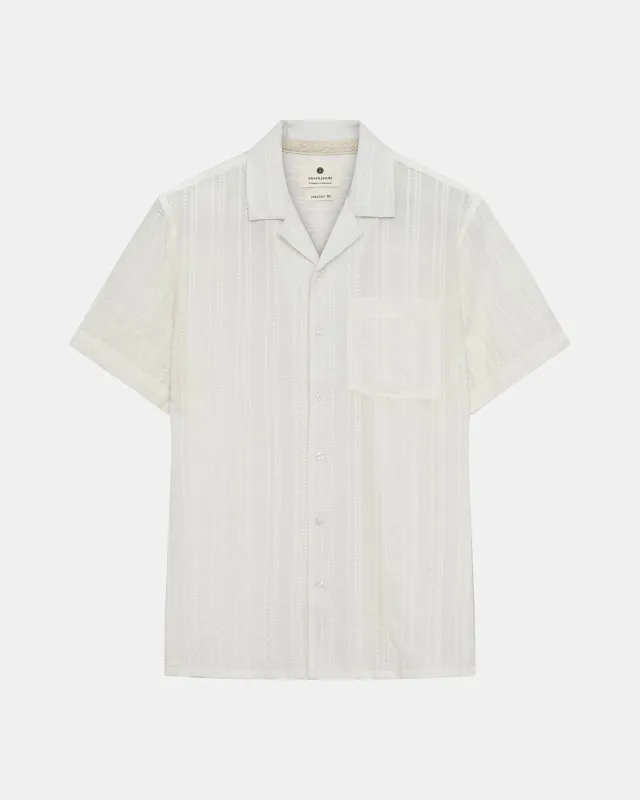 AKLEON EMB S/S SHIRT - Tofu sold by anerkjendt