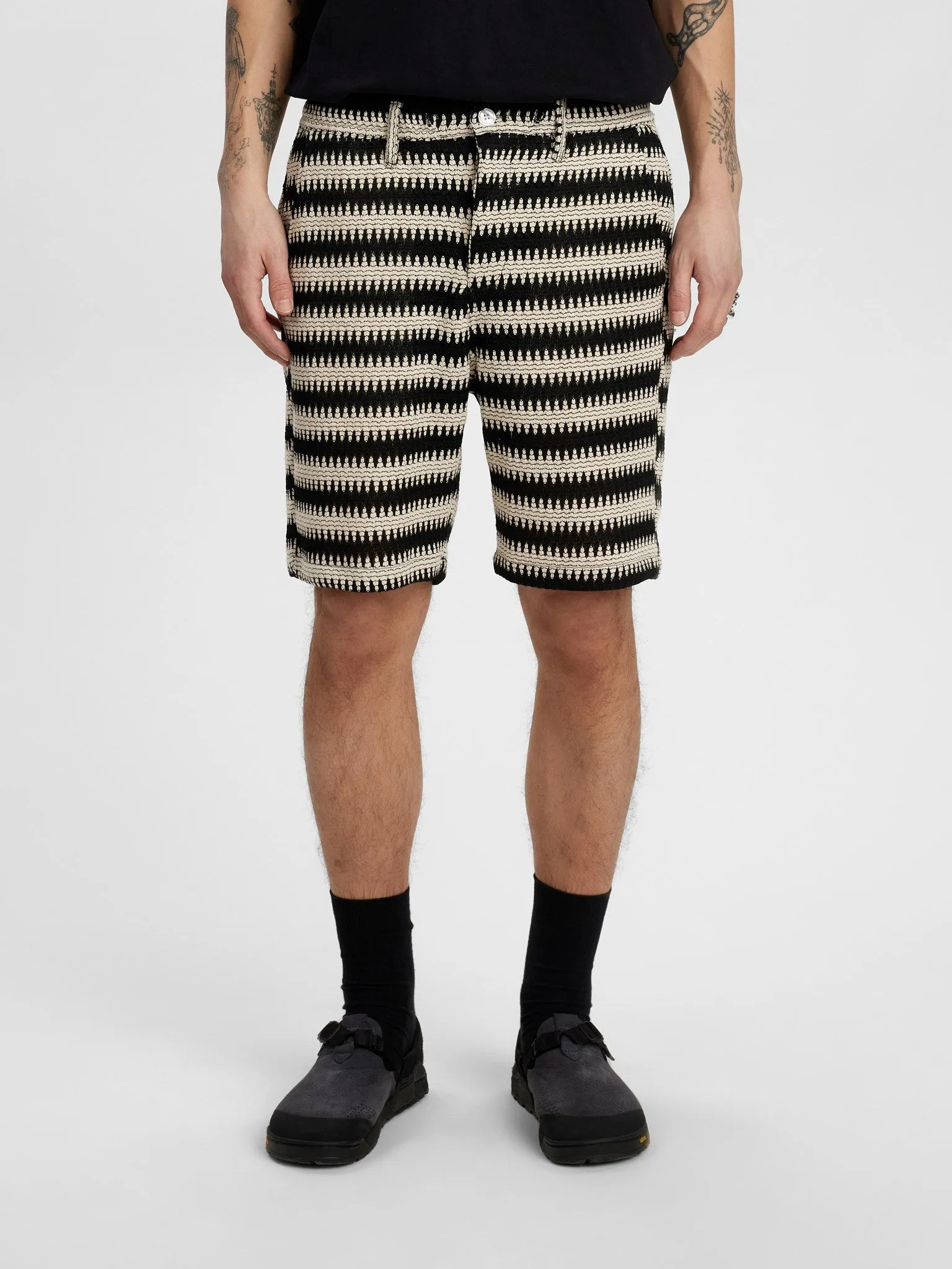 AKJAN STRUC STRIPE SHORTS - Tofu sold by anerkjendt