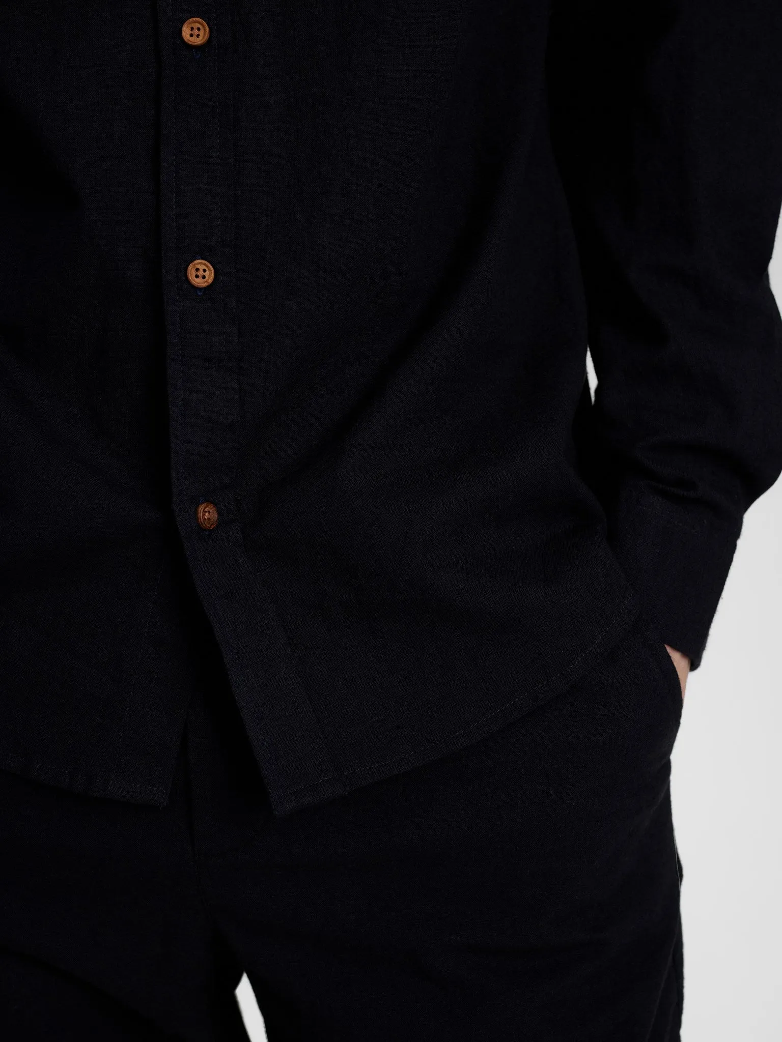 AKLEIF L/S COT/LINEN SHIRT - Caviar sold by anerkjendt product image thumbnail 4