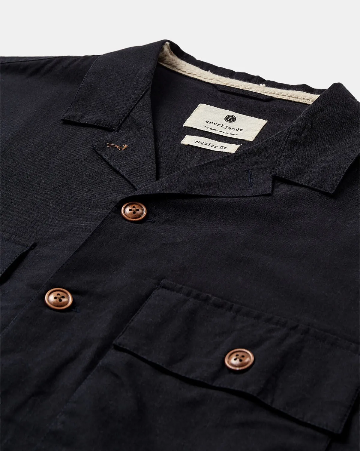 AKOTTO COT/LINEN OVERSHIRT - Caviar sold by anerkjendt product image thumbnail 2