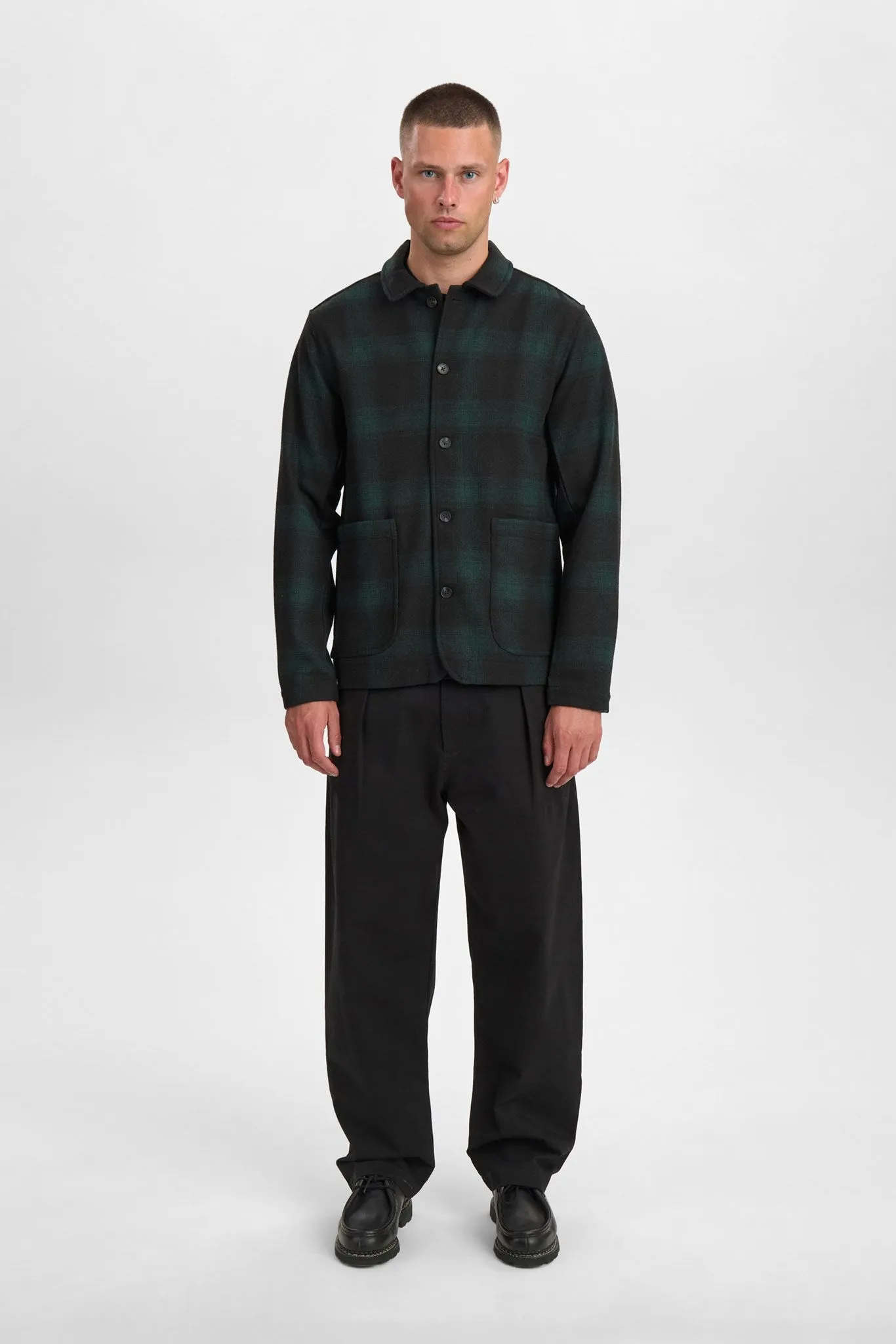 AKOSCAR WOOLEN OVERSHIRT - Forest night sold by anerkjendt product image thumbnail 4