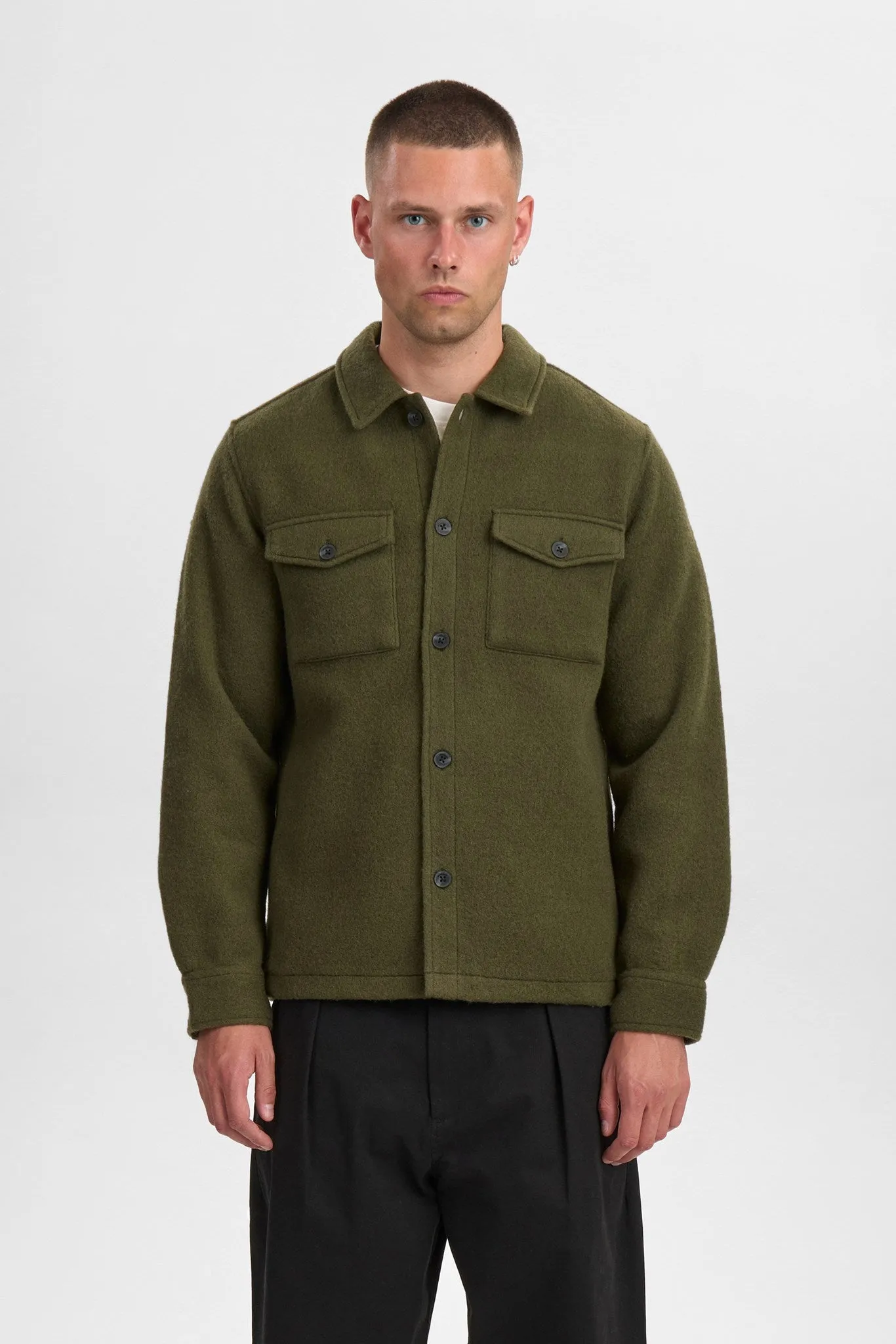 AKOSCAR BOILED WOOL OVERSHIRT - Forest night sold by anerkjendt product image thumbnail 2