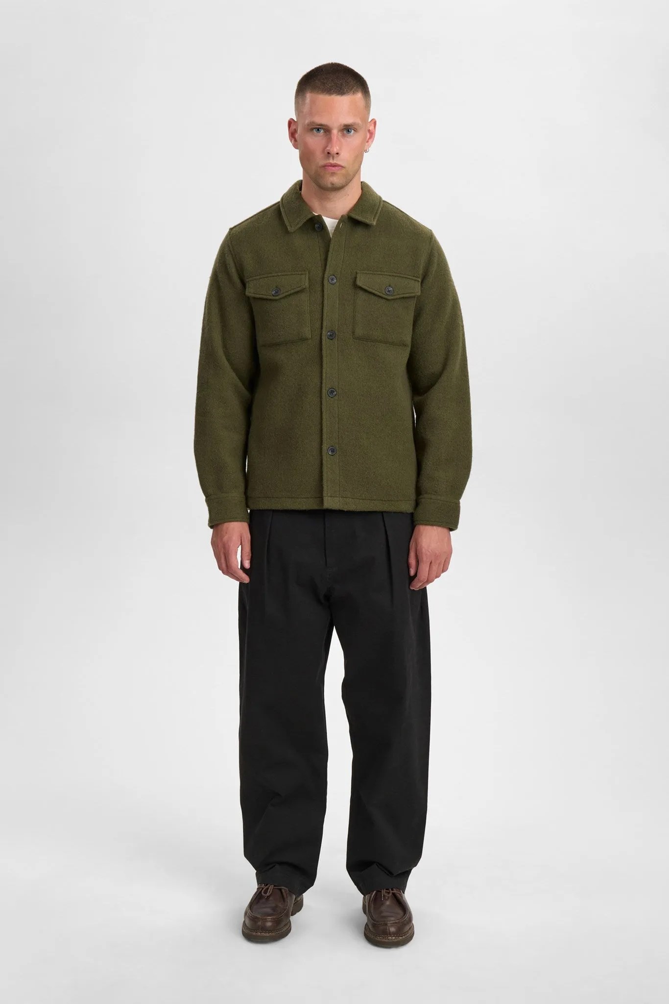AKOSCAR BOILED WOOL OVERSHIRT - Forest night sold by anerkjendt product image thumbnail 4