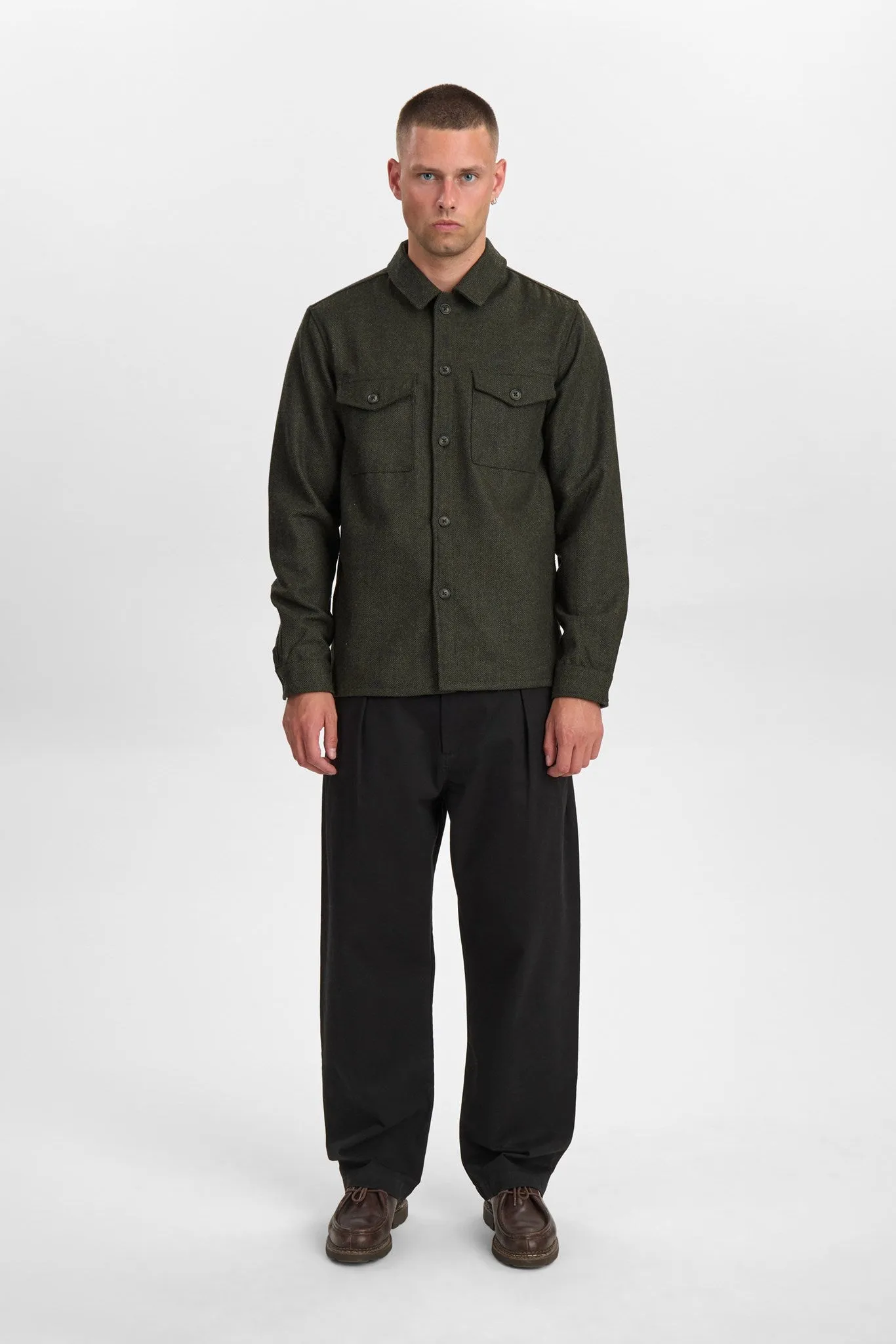 AKOSCAR WOOL OVERSHIRT - Forest night sold by anerkjendt product image thumbnail 5