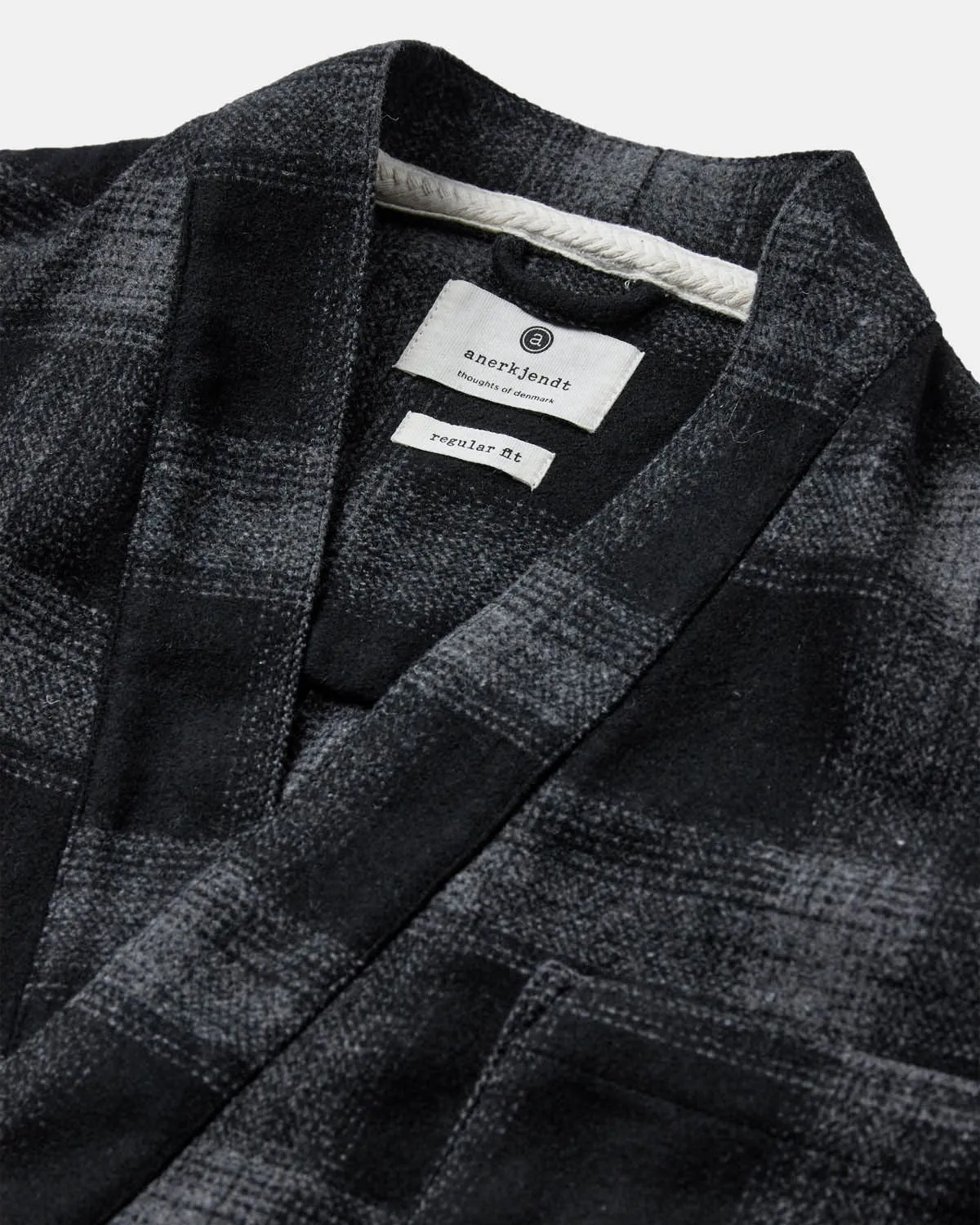 AKJESPER WOOL CHECK KIMONO - Caviar sold by anerkjendt product image thumbnail 3