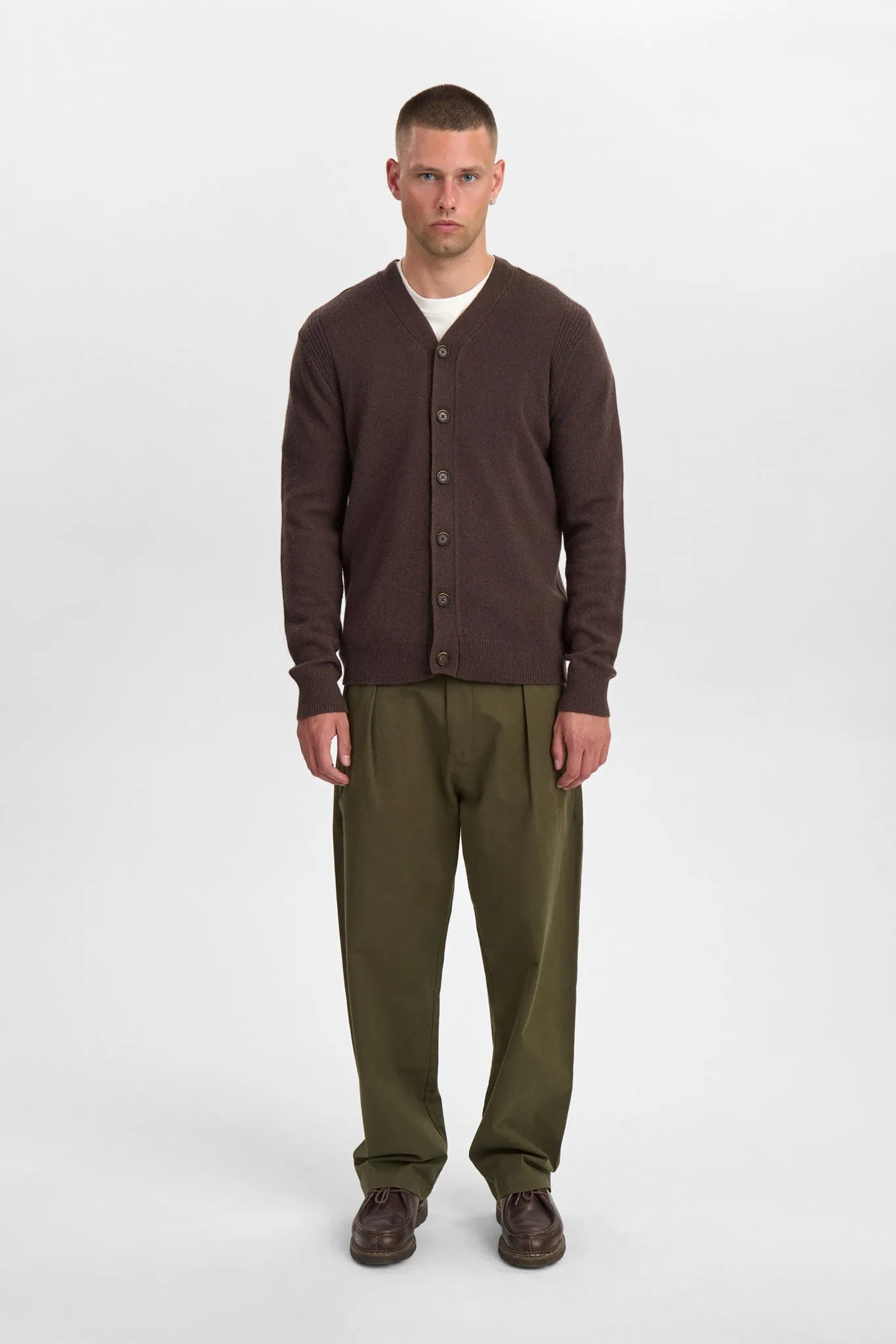 AKSVEND LAMBSWOOL CARDIGAN - Mulch sold by anerkjendt product image thumbnail 5