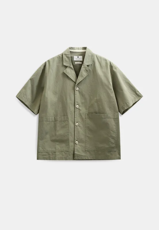 AKOTTO COTTON POPLIN SS OVERSHIRT - Loden Green made by anerkjendt