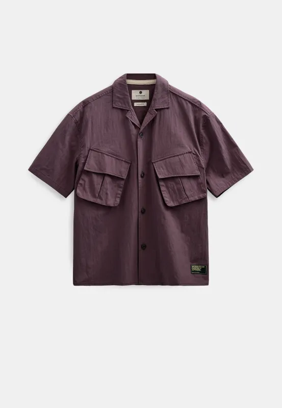 AKOTTO 2 POCKETS S/S SHIRT - Blackberry Wine sold by anerkjendt