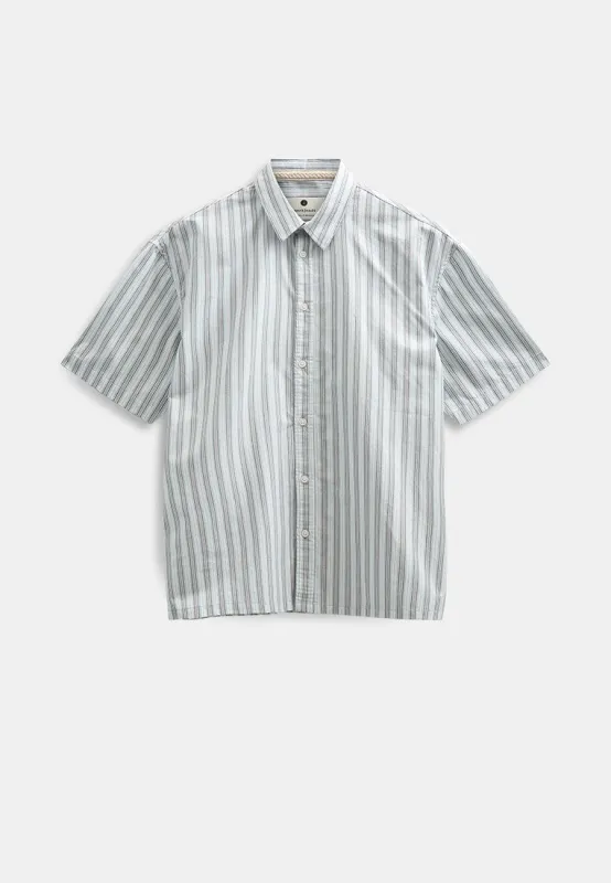 AKOTTO POPLIN STRIPE S/S SHIRT - Light Blue made by anerkjendt