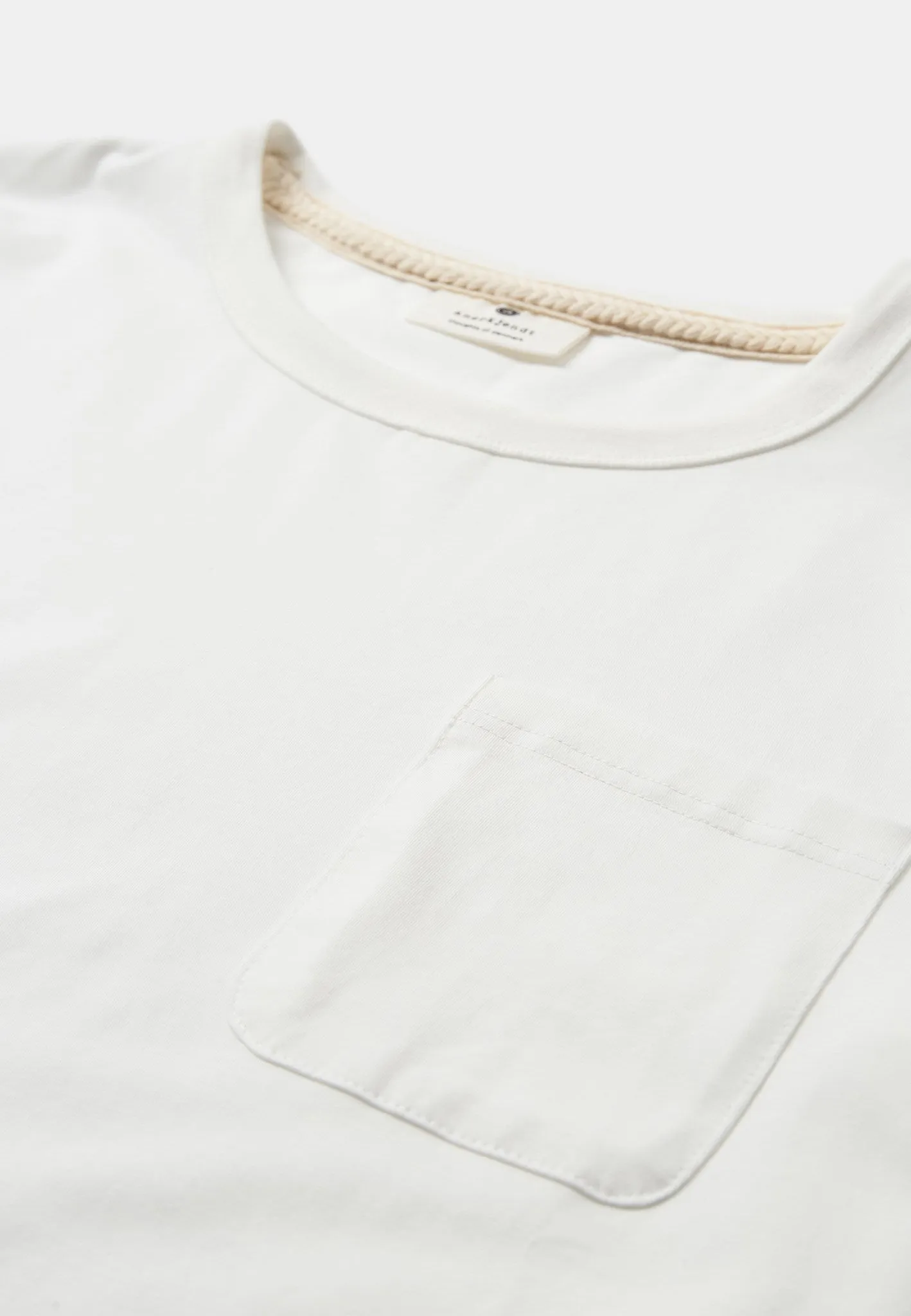 AKKIKKI POCKET SS TEE - Tofu sold by anerkjendt product image thumbnail 2