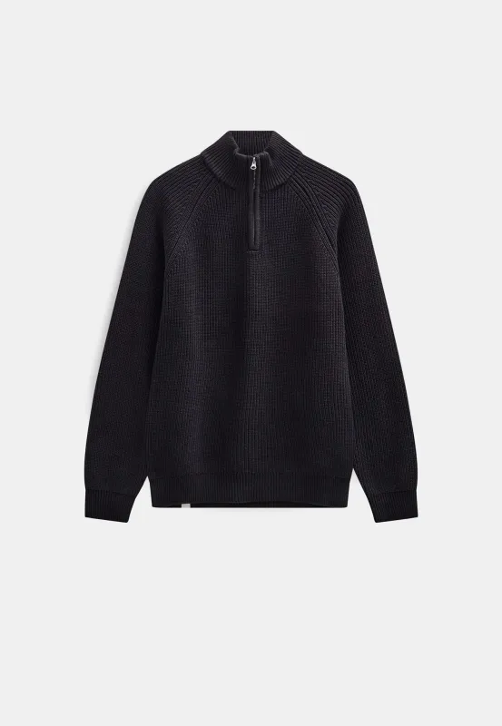 AKSUNE PATENT HALF ZIP KNIT - Caviar made by anerkjendt