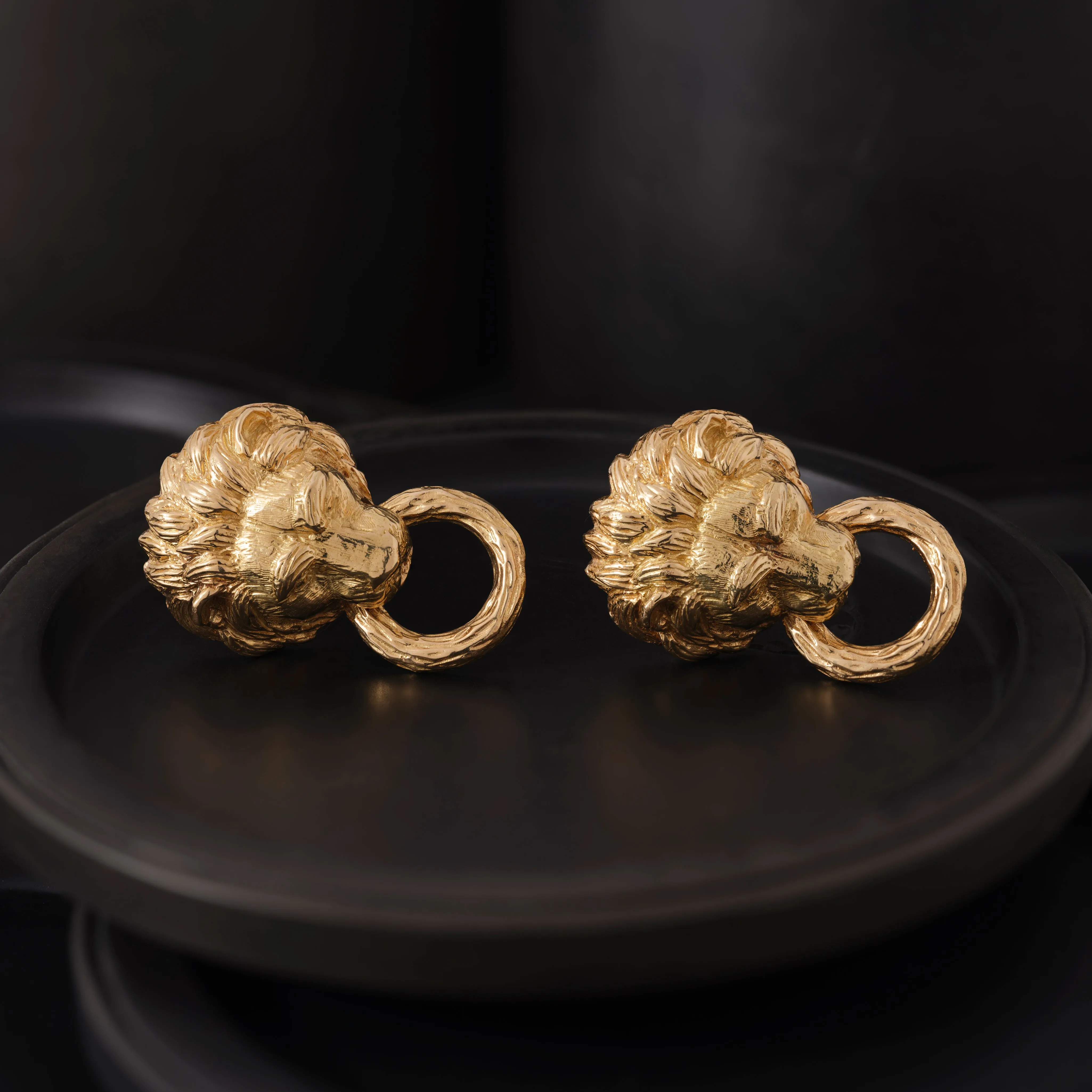 VAN CLEEF & ARPELS LIONS sold by Stephanie Windsor