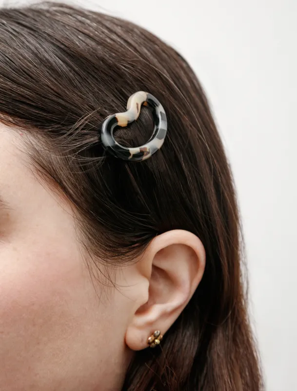 Bean Hairclip Cream Tortoise made by SHOP NEIGHBOR