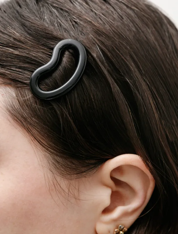 Bean Hairclip Black made by SHOP NEIGHBOR