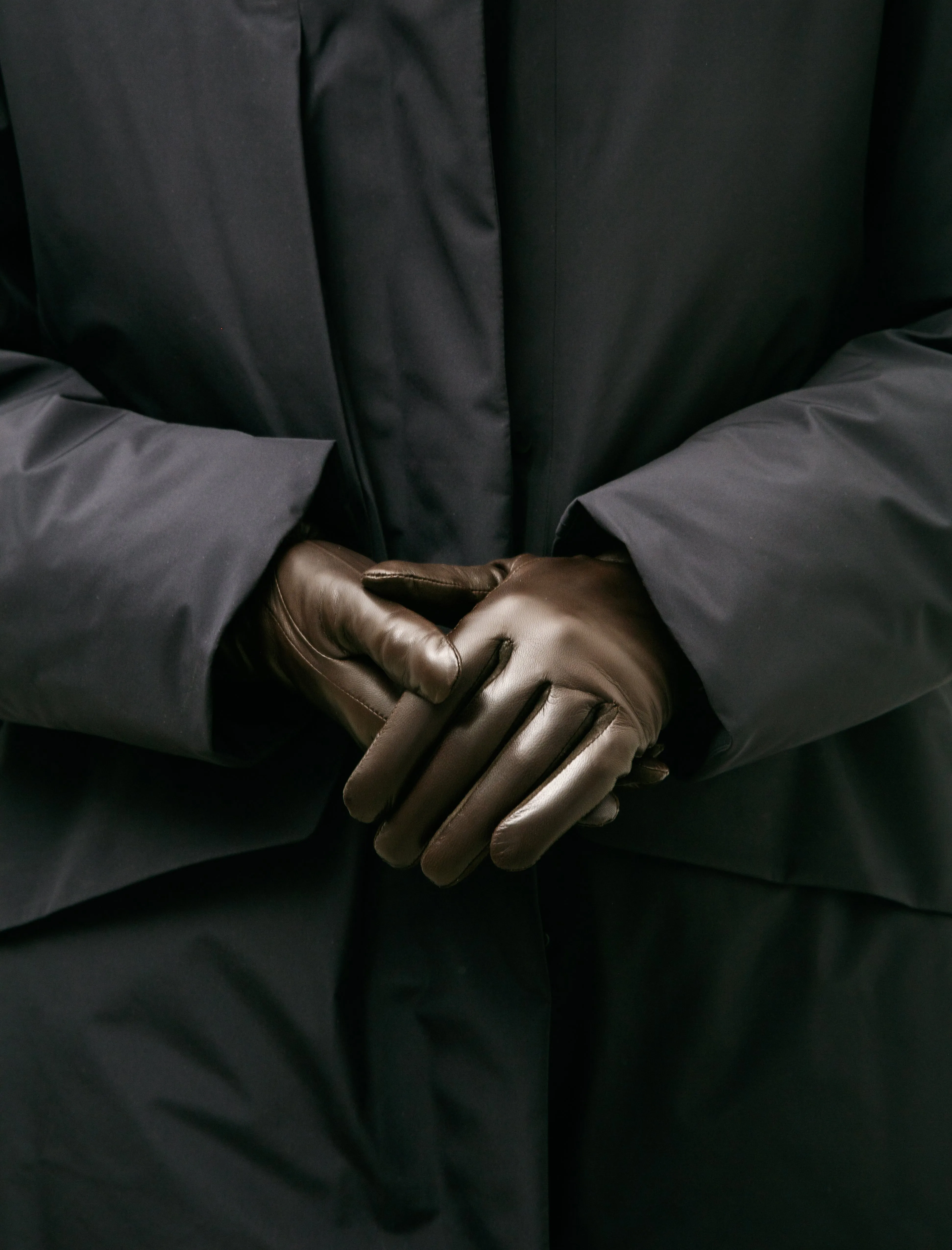 Essentials Gloves London Tan sold by SHOP NEIGHBOR product image thumbnail 5