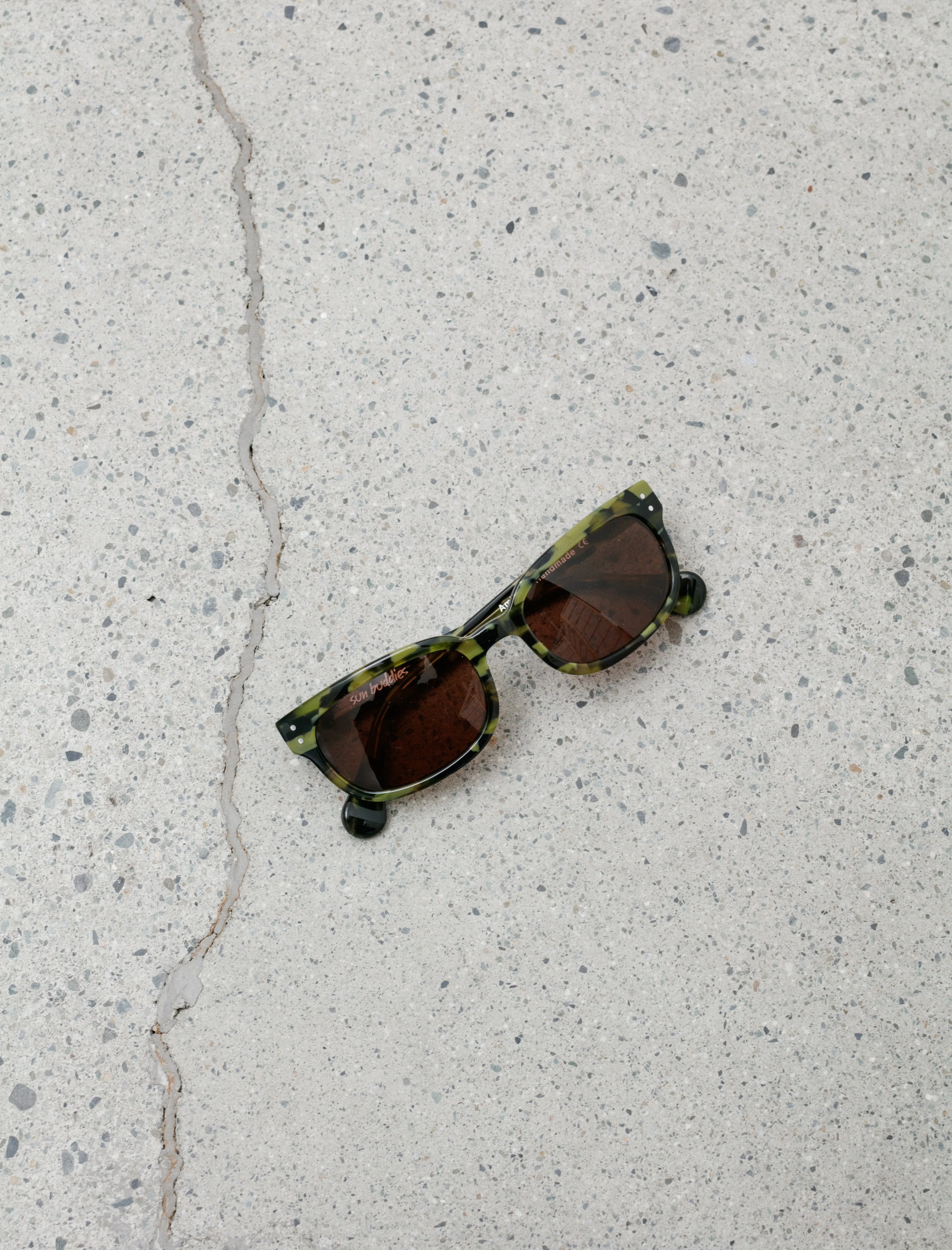 Amber Green Fragments sold by SHOP NEIGHBOR