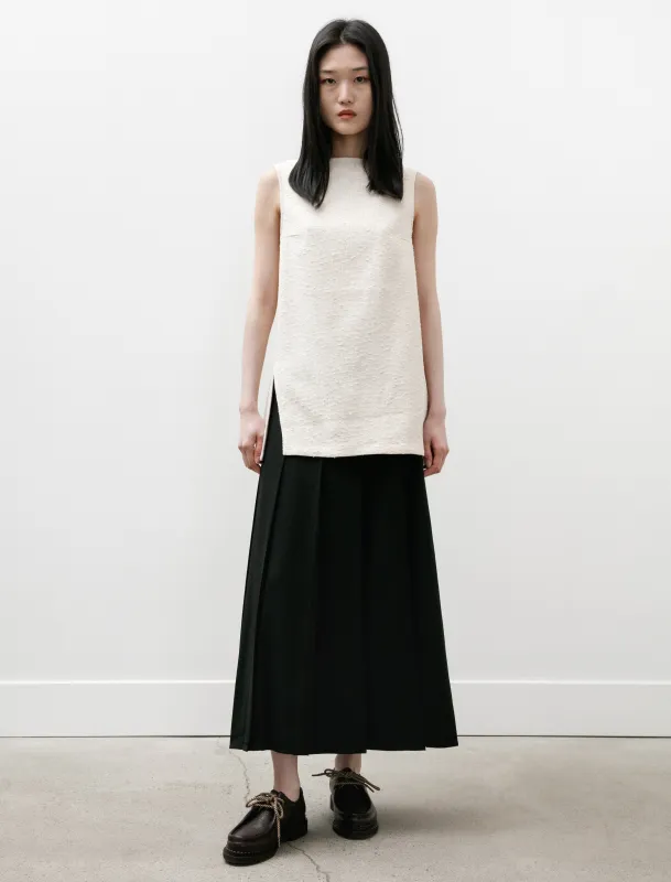 Fuse Asymmetric Pleated Skirt Black made by SHOP NEIGHBOR