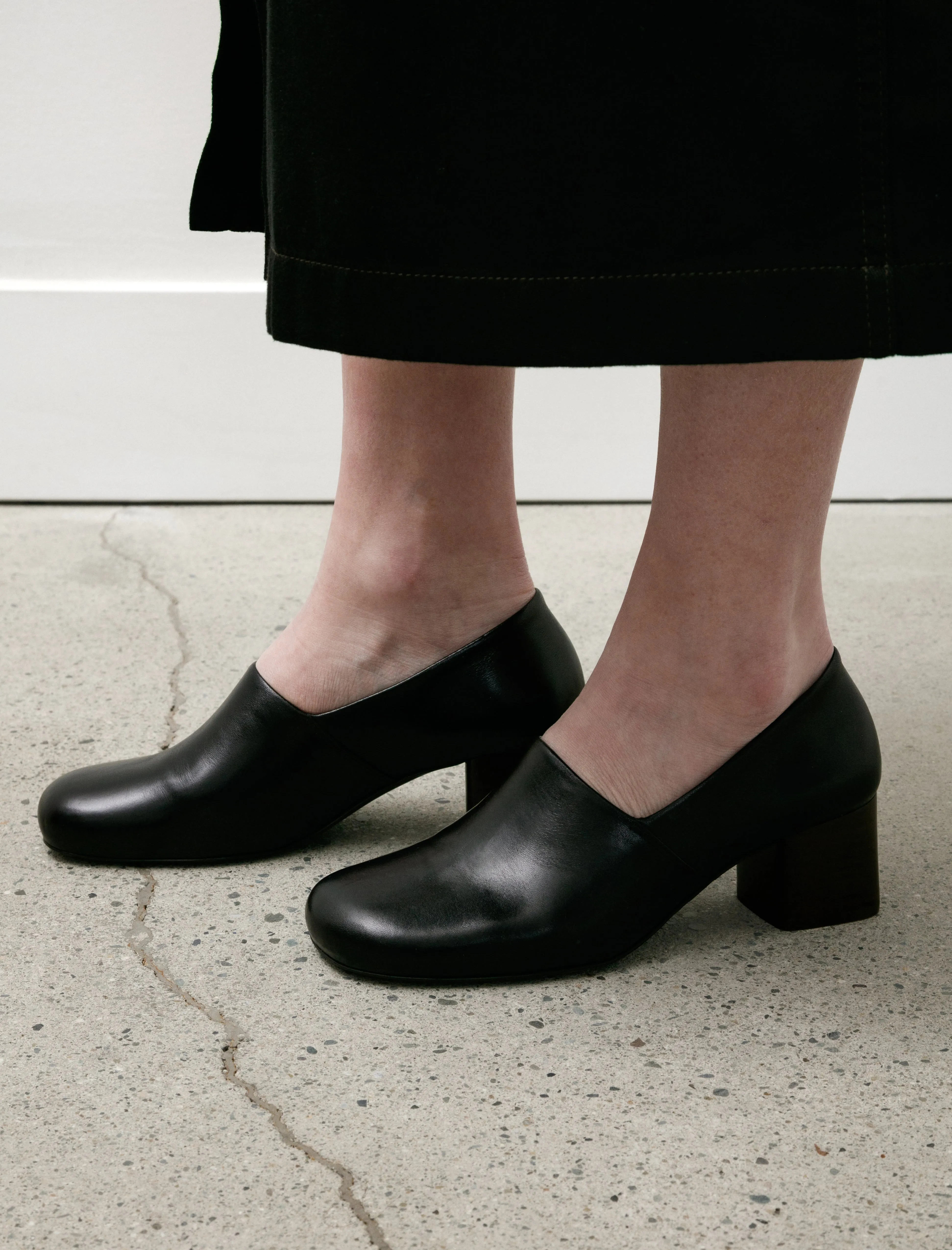 Anatomic Pump 55 Black sold by SHOP NEIGHBOR product image thumbnail 2