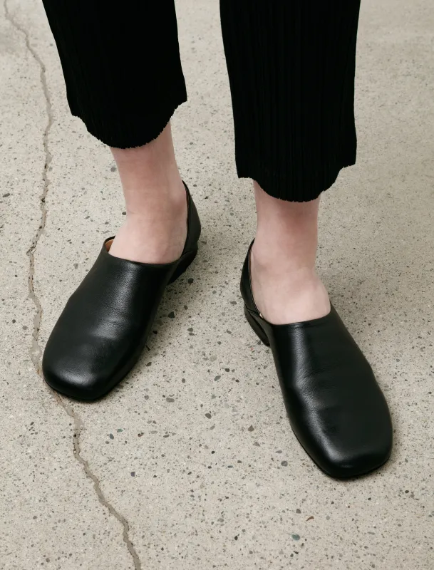 Slippers Black made by SHOP NEIGHBOR